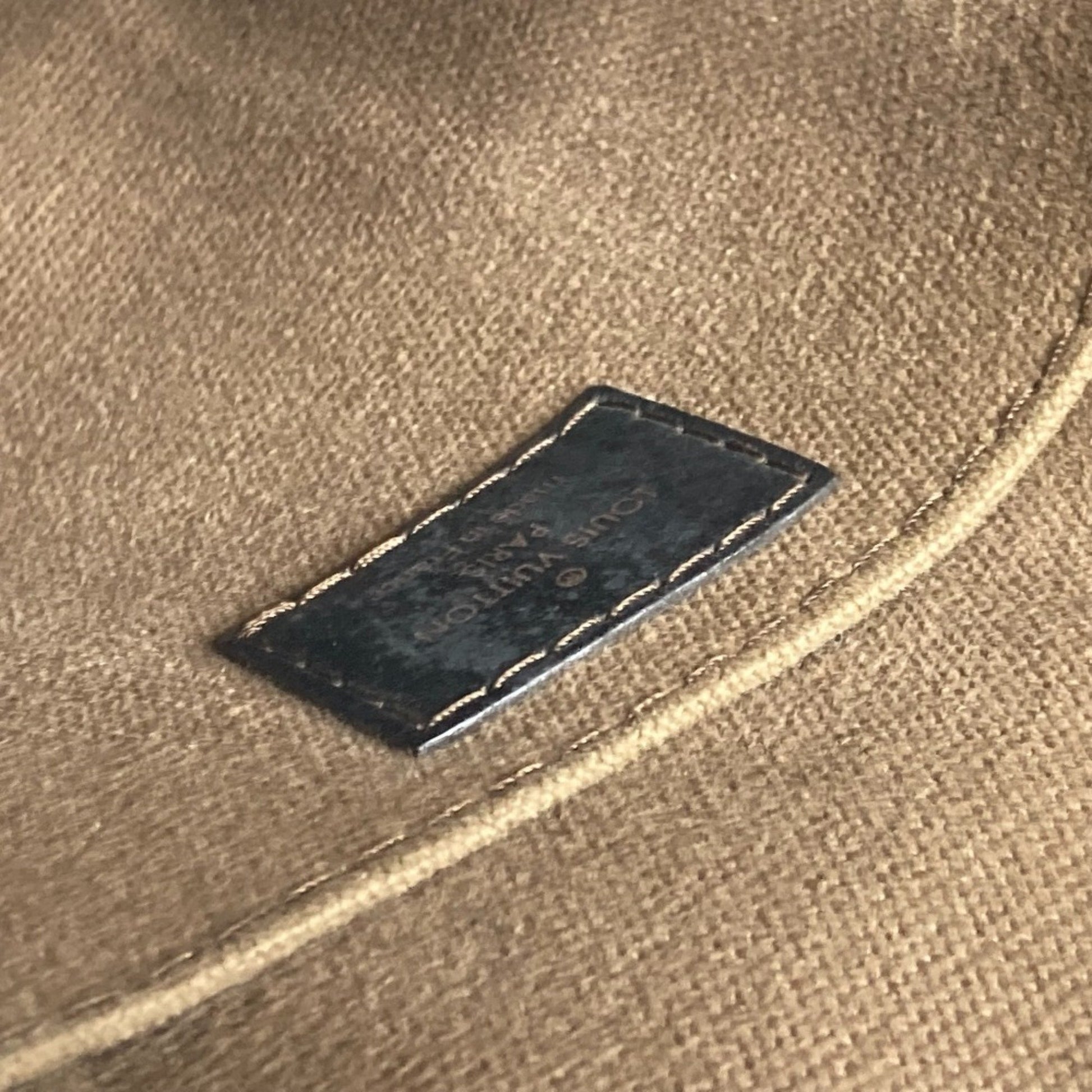 Louis Vuitton Utah, Brown, Leather, clutch