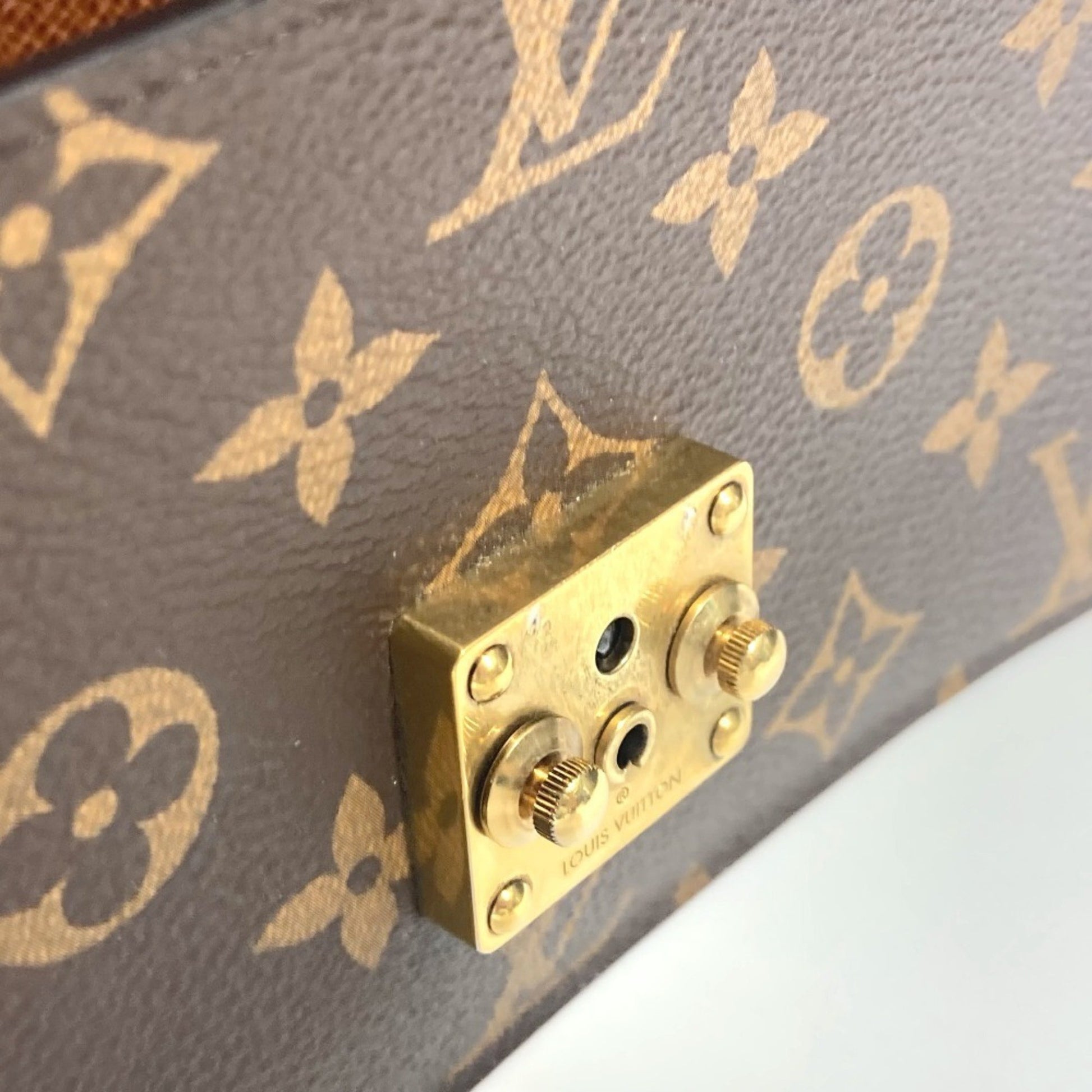Louis Vuitton, Brown, Canvas, clutch