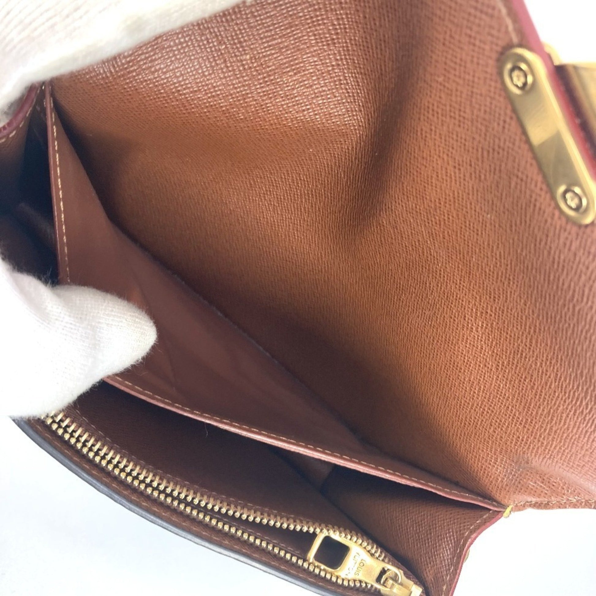 Louis Vuitton, Brown, Canvas, clutch