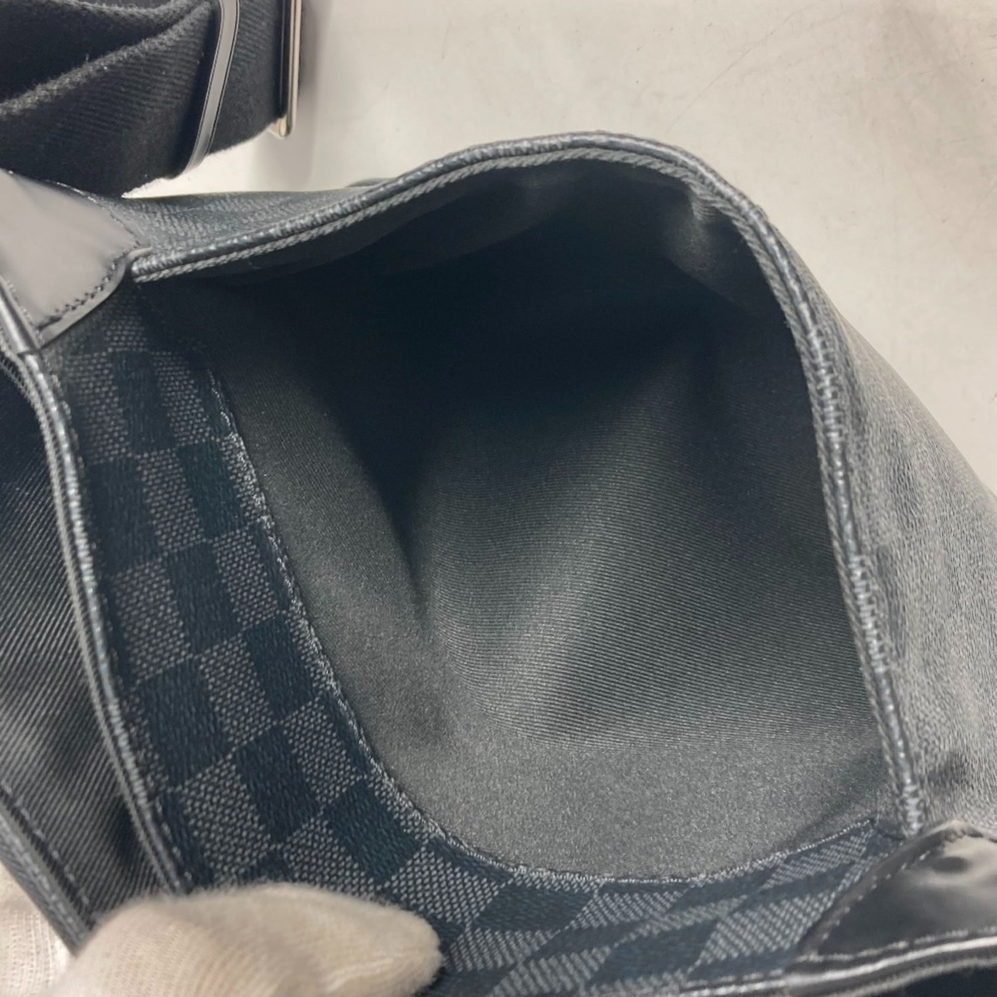 Louis Vuitton District, Black, Canvas, shoulder