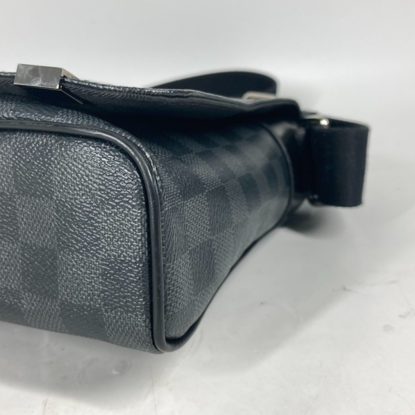 Louis Vuitton District, Black, Canvas, shoulder