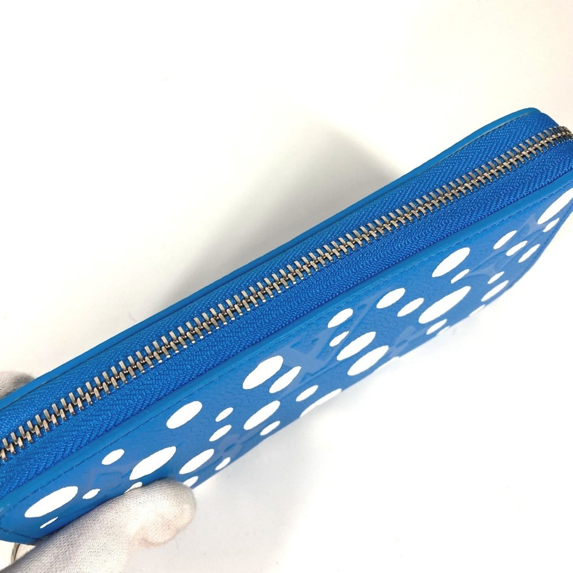 Louis Vuitton Portefeuille zippy, Blue, Leather, wallet