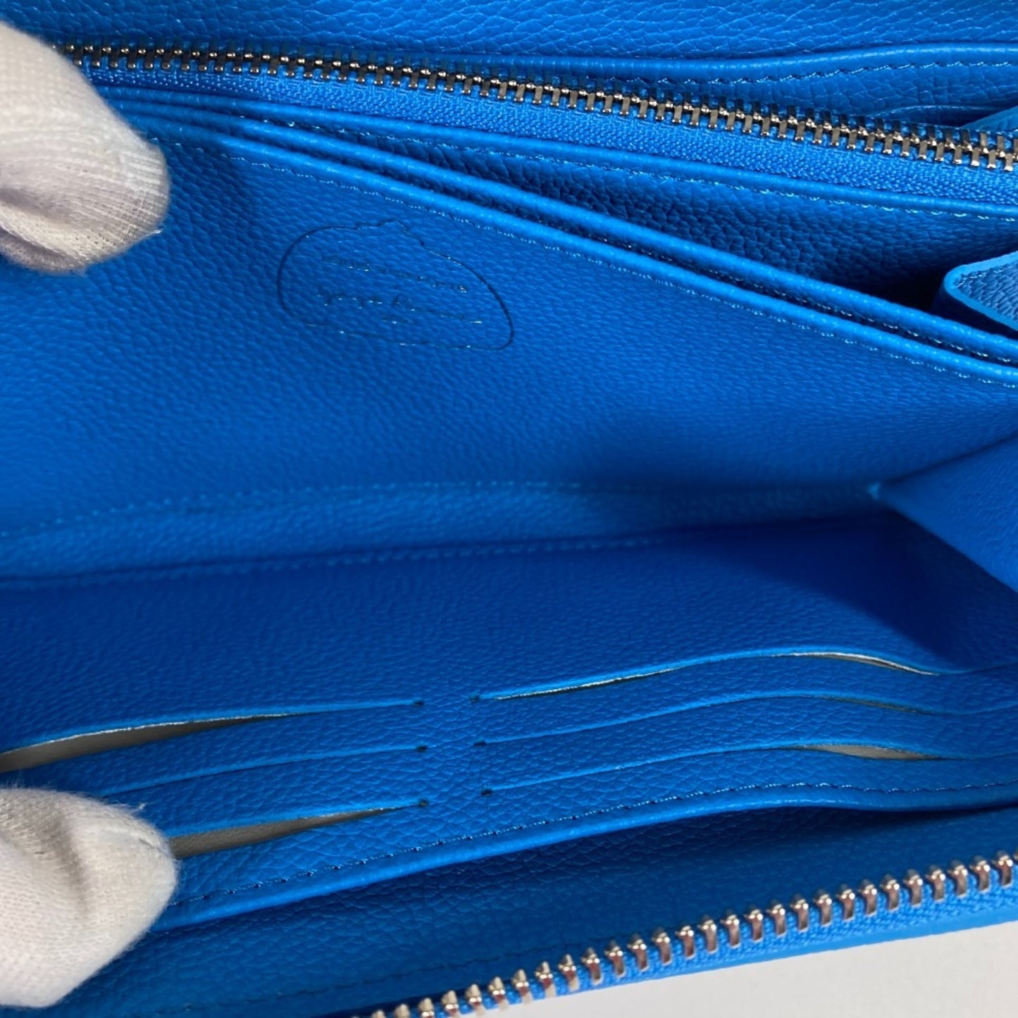 Louis Vuitton Portefeuille zippy, Blue, Leather, wallet