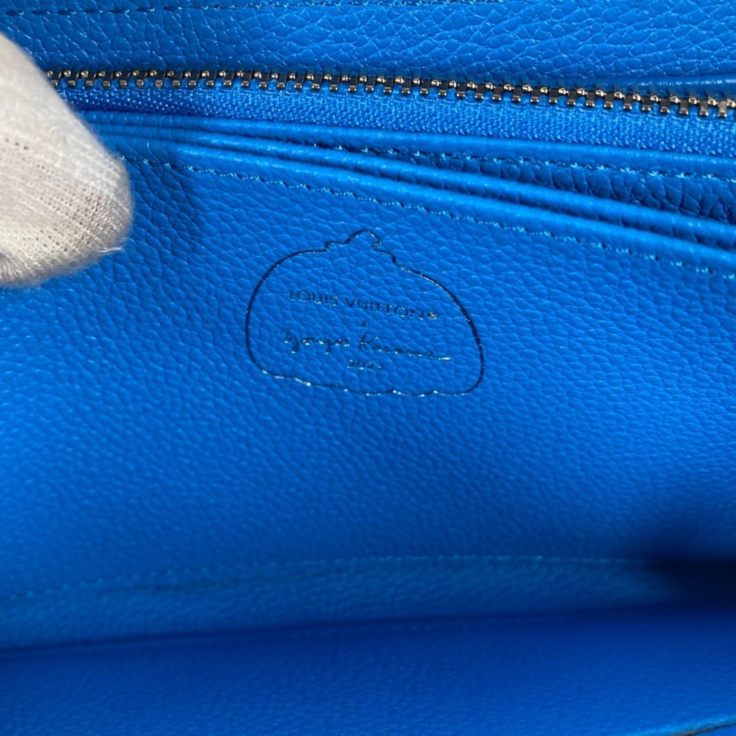 Louis Vuitton Portefeuille zippy, Blue, Leather, wallet