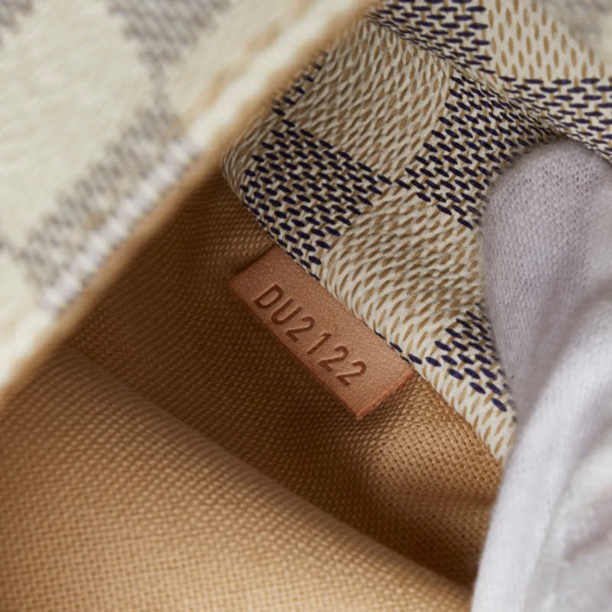 Louis Vuitton Totally, White, Canvas, shoulder