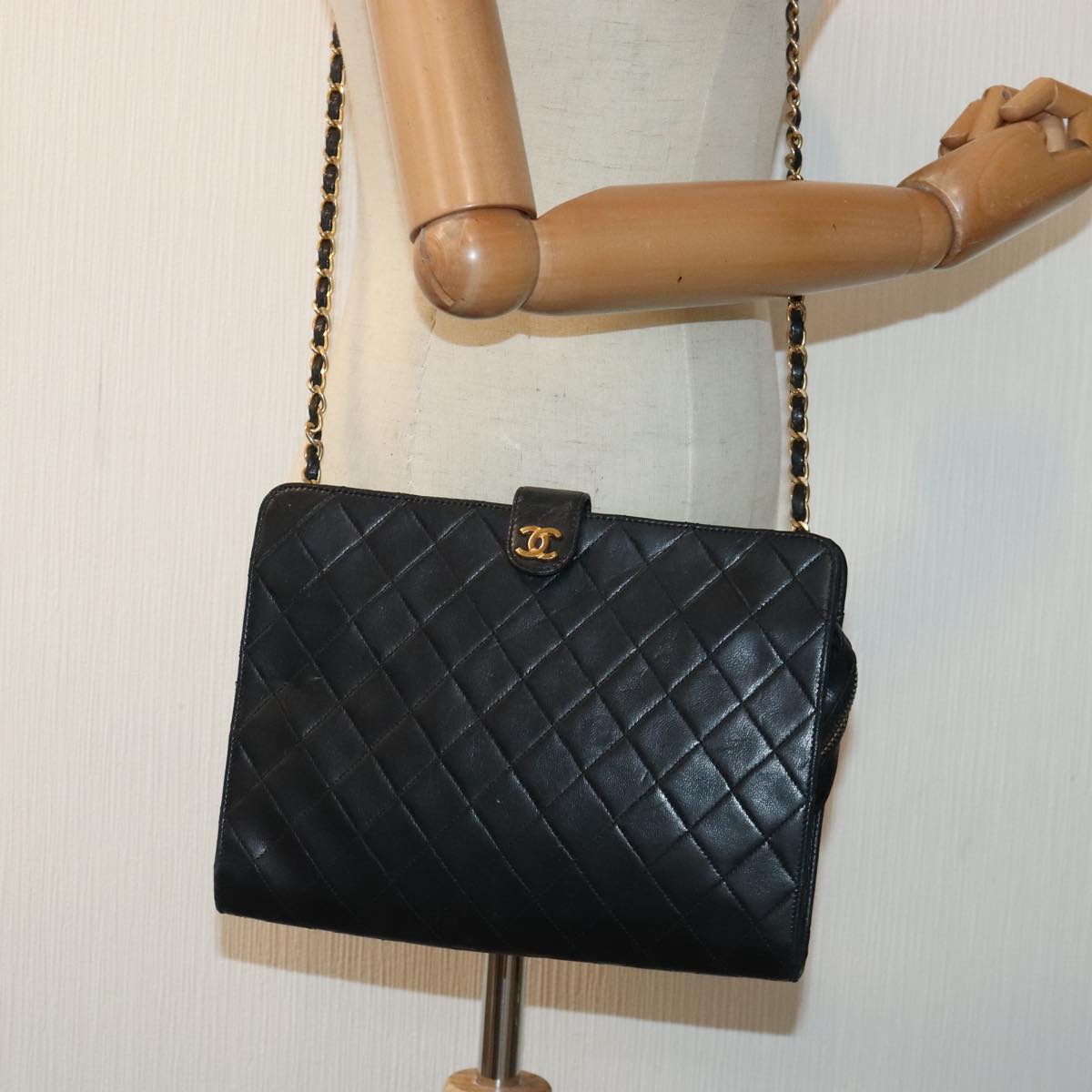 Chanel Matelassé, Black, Leather, shoulder