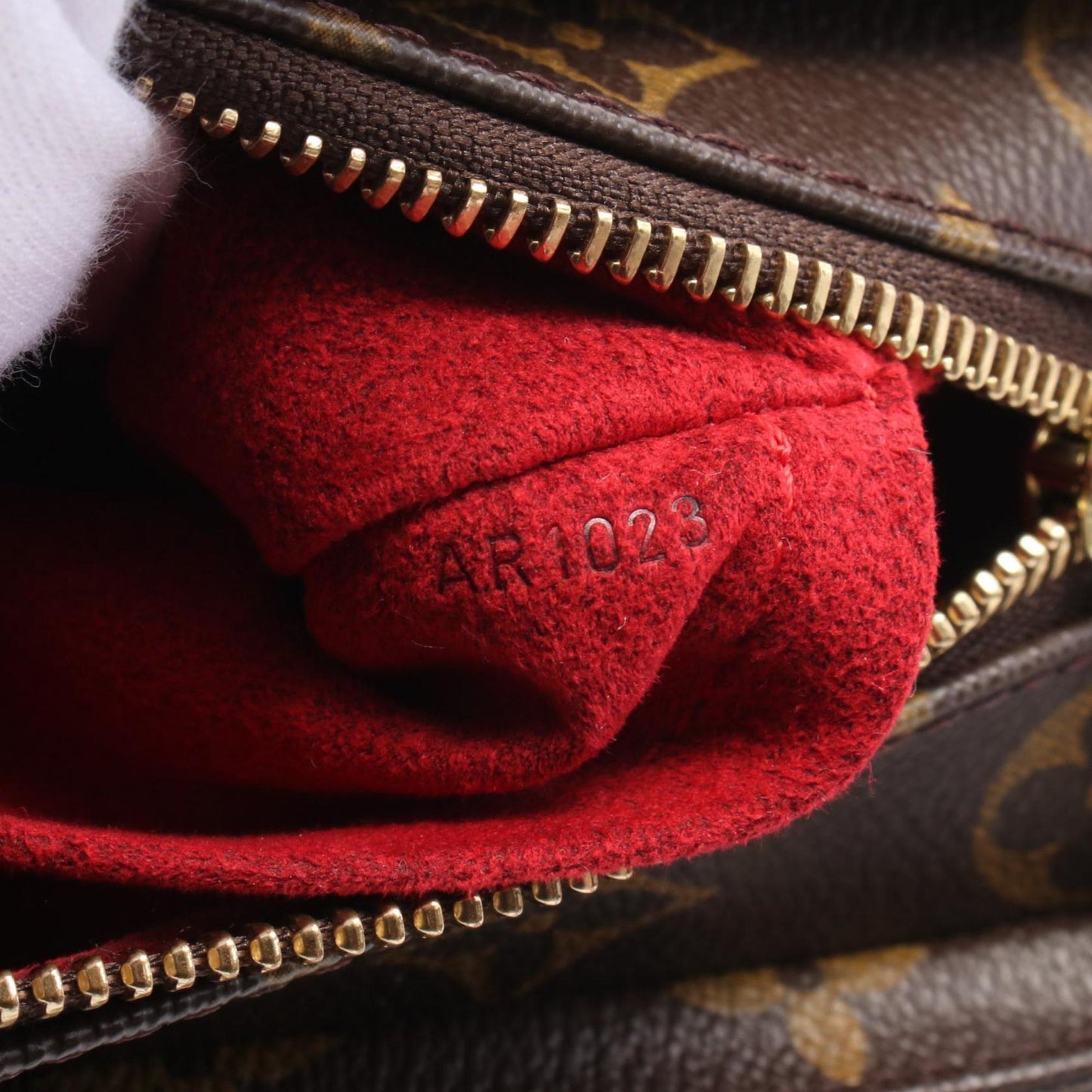 Louis Vuitton Viva Cité, Brown, Canvas, shoulder