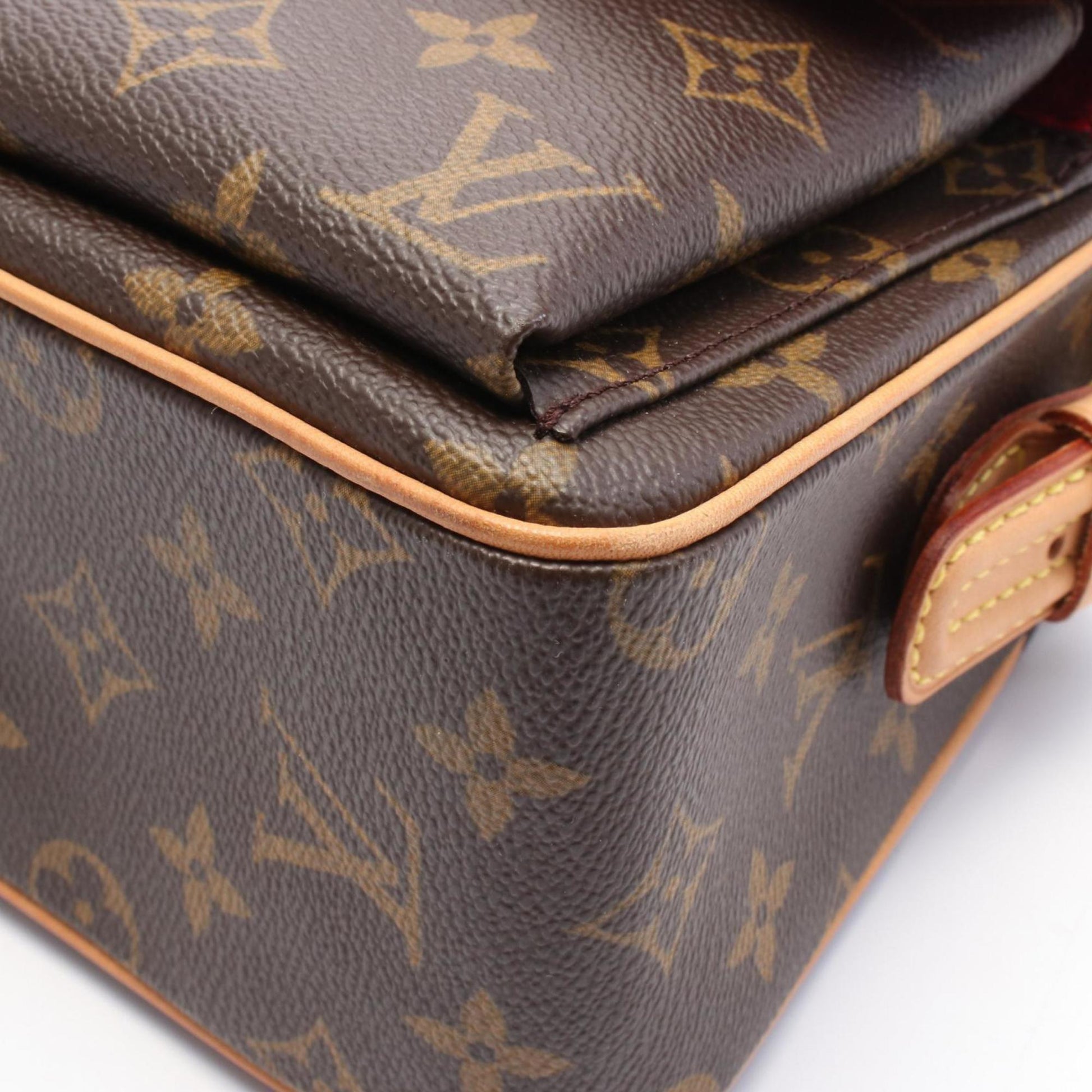 Louis Vuitton Viva Cité, Brown, Canvas, shoulder