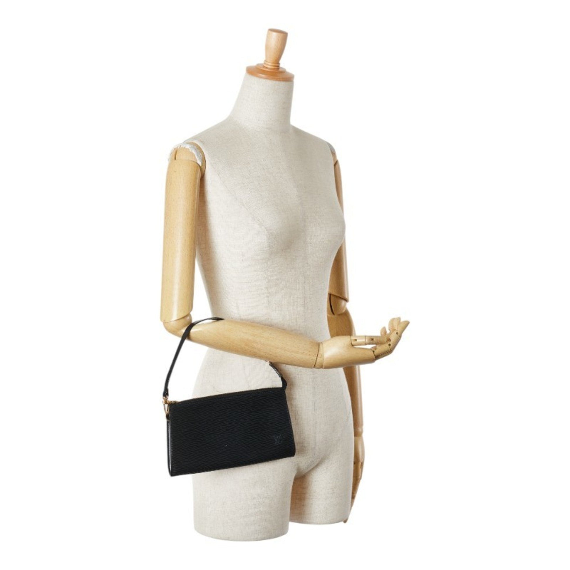 Louis Vuitton Pochette Accessoire, Black, Leather, clutch