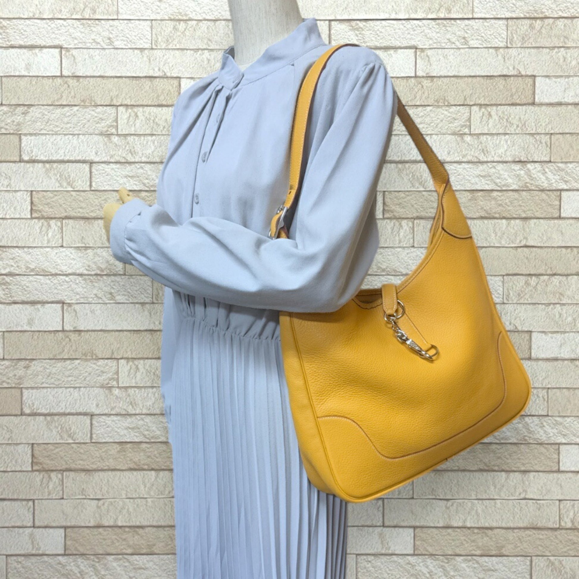 Hermès Trim, Yellow, Leather, shoulder