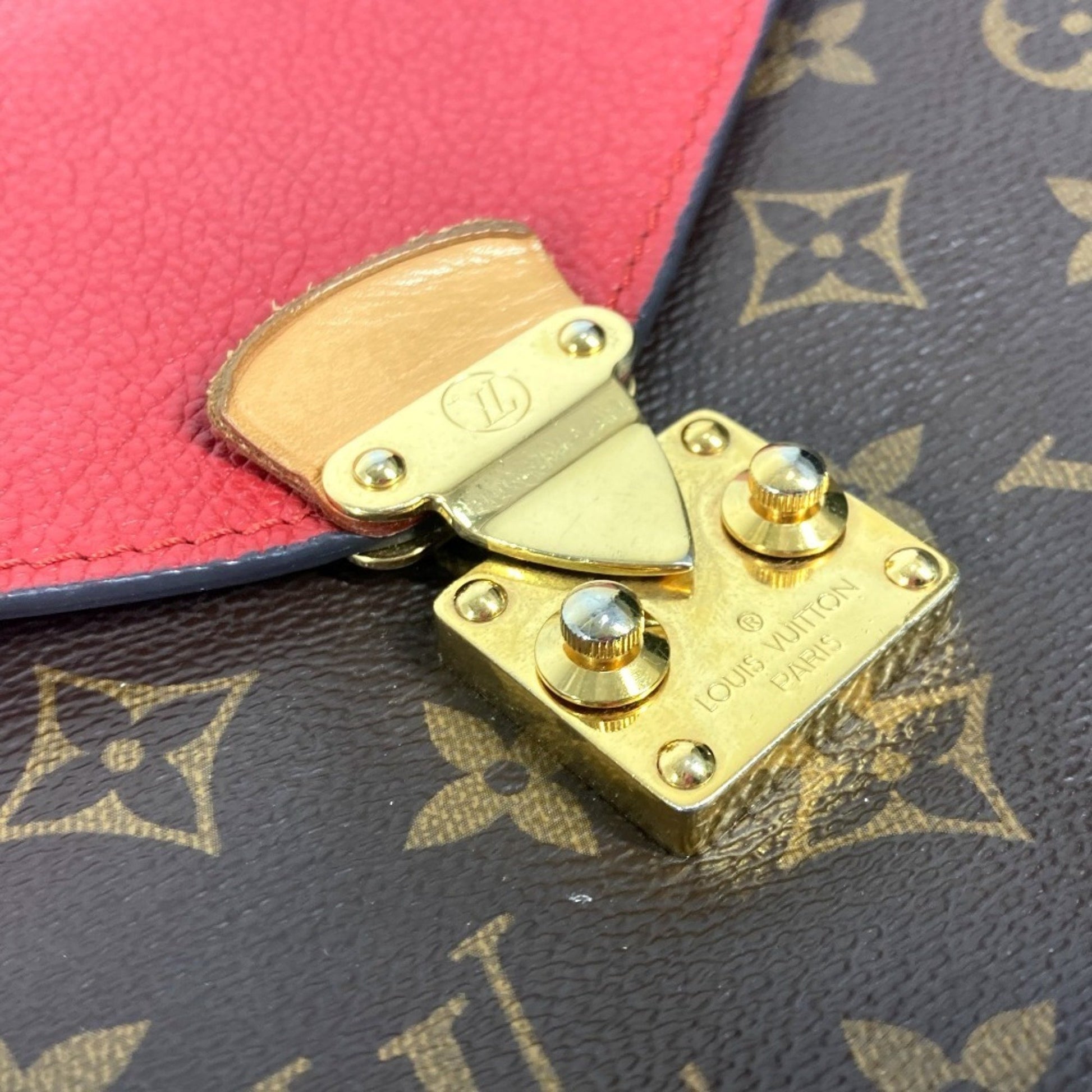 Louis Vuitton Pallas, Brown, Canvas, shoulder
