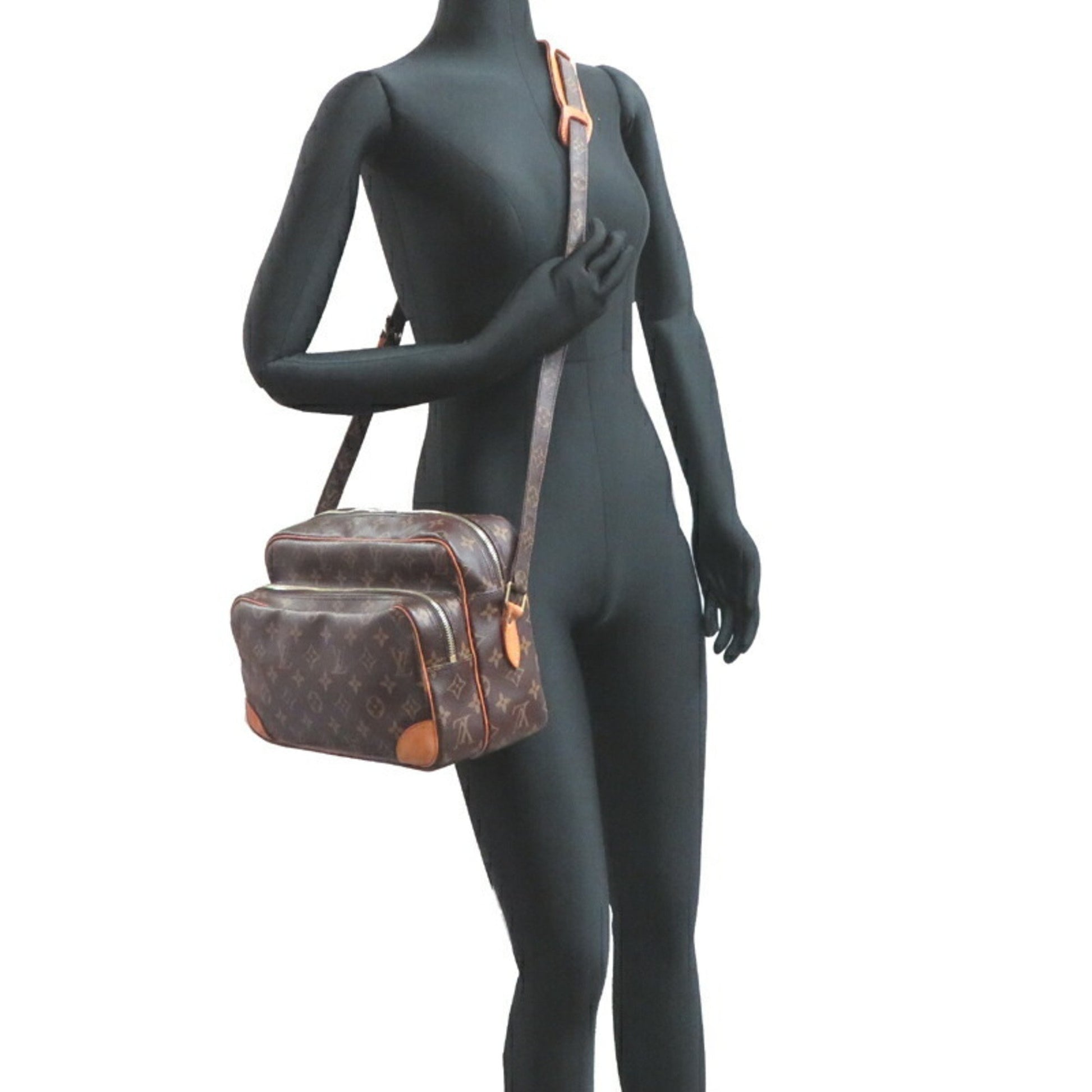 Louis Vuitton Nile, Brown, Canvas, shoulder