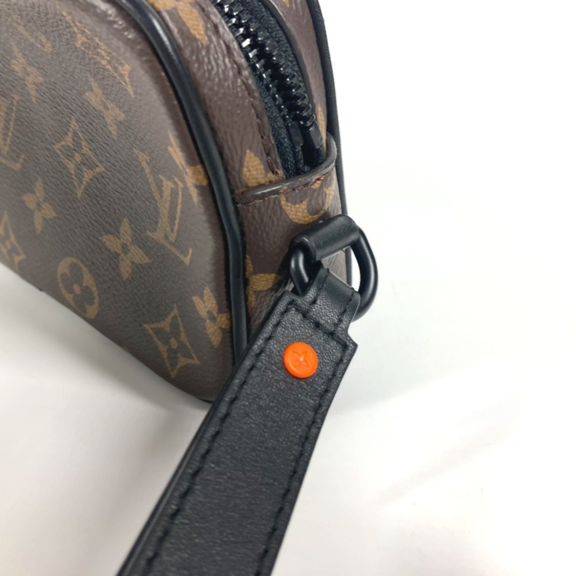 Louis Vuitton Volga, Brown, Canvas, clutch