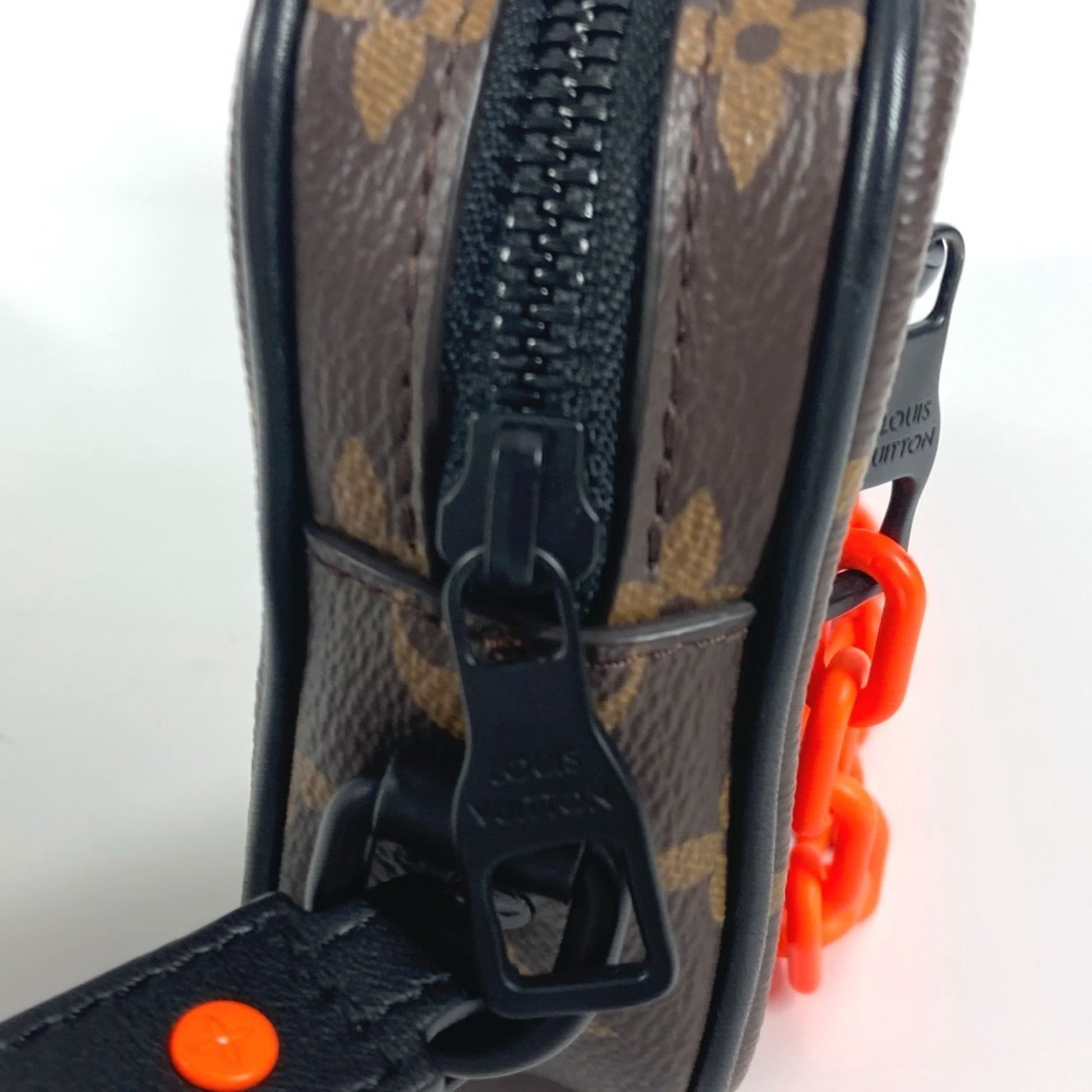 Louis Vuitton Volga, Brown, Canvas, clutch