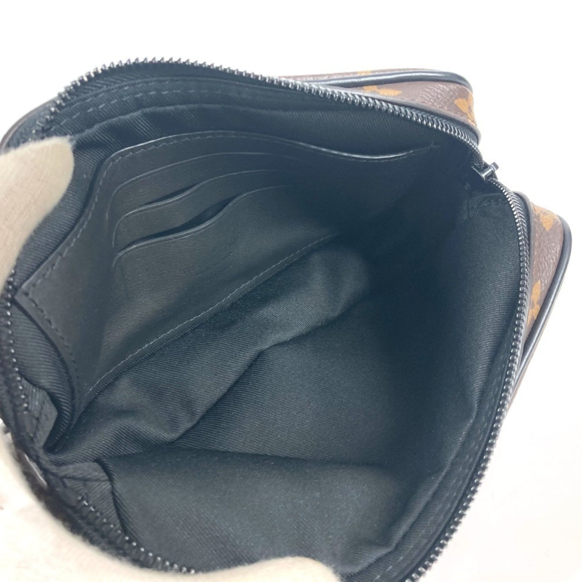 Louis Vuitton Volga, Brown, Canvas, clutch