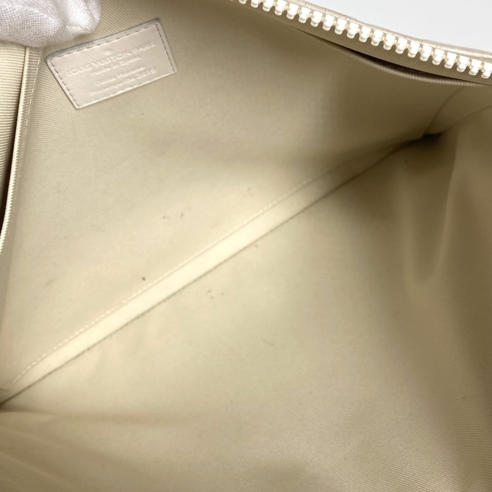 Louis Vuitton Pochette A4, White, Leather, clutch
