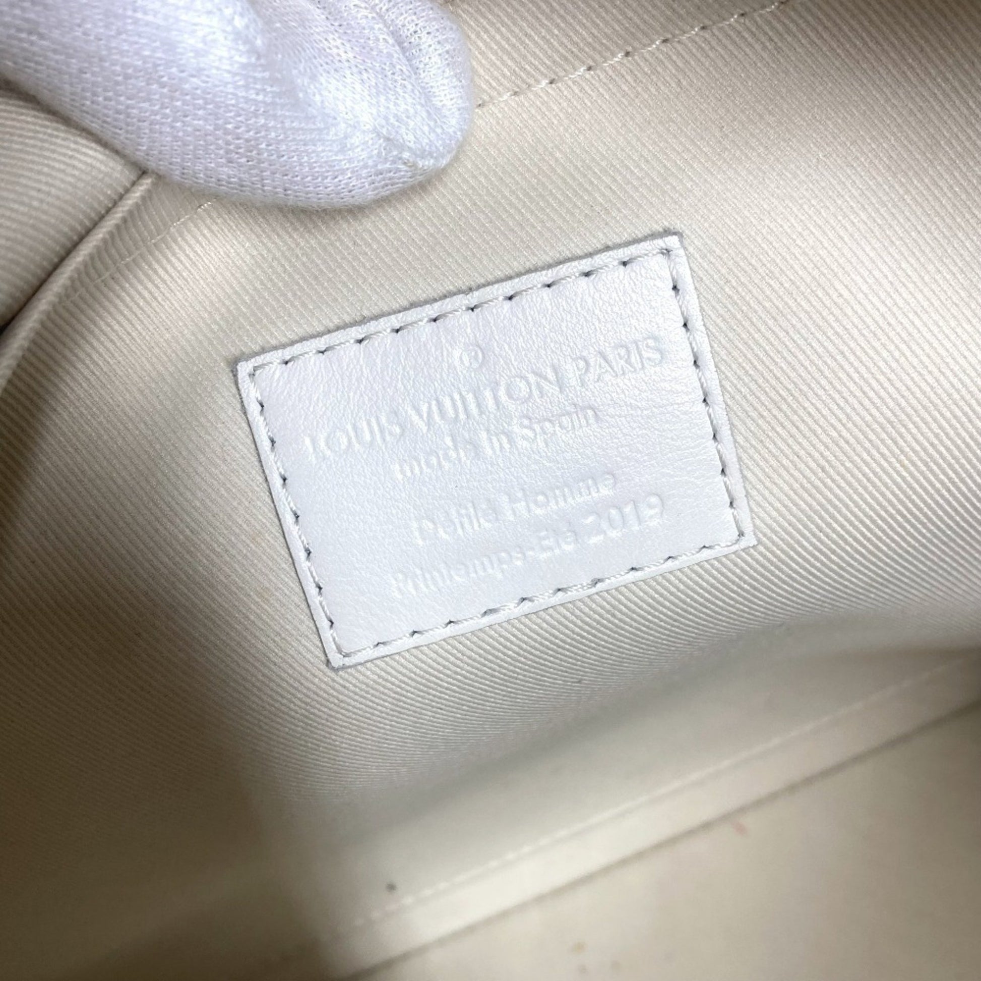 Louis Vuitton Pochette A4, White, Leather, clutch