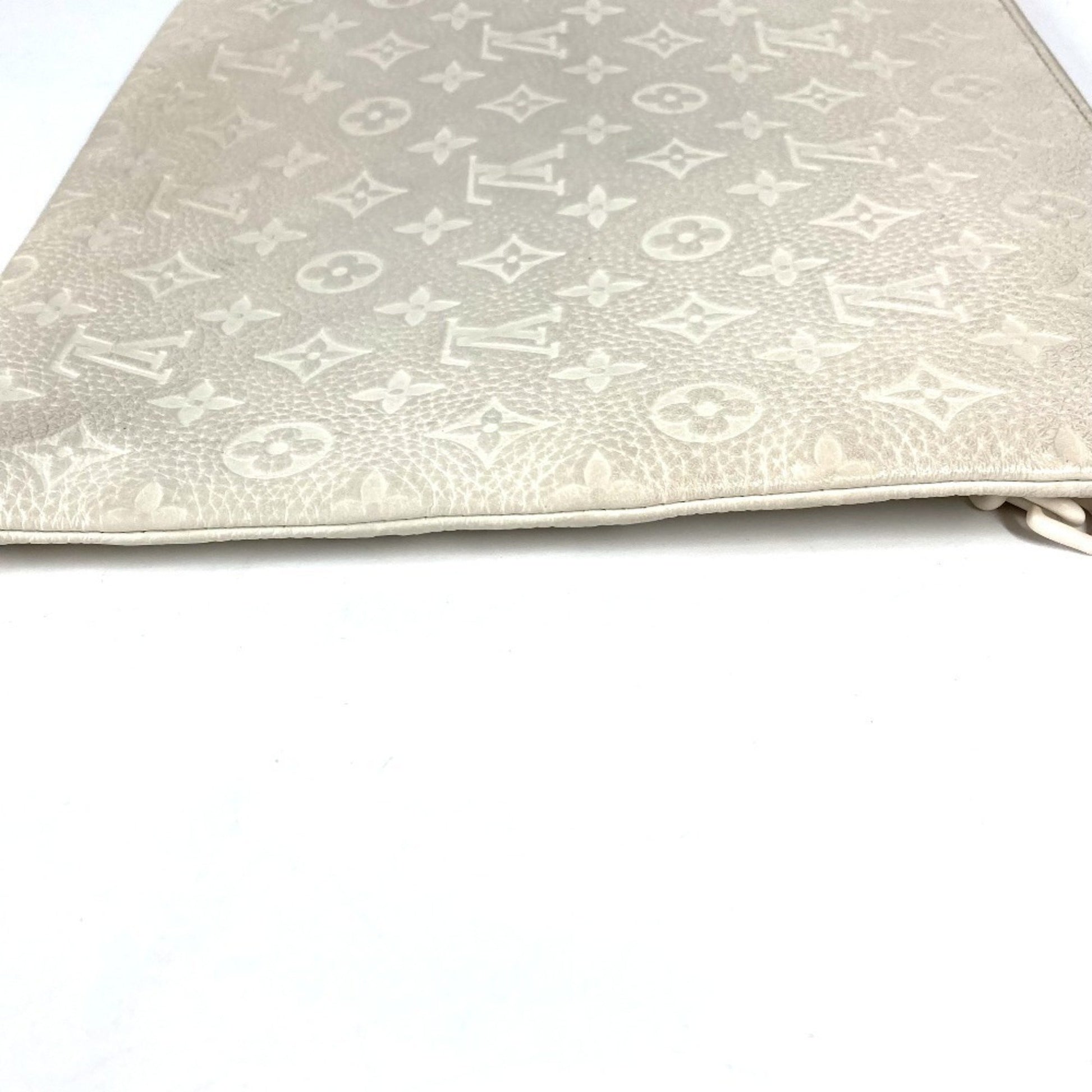 Louis Vuitton Pochette A4, White, Leather, clutch
