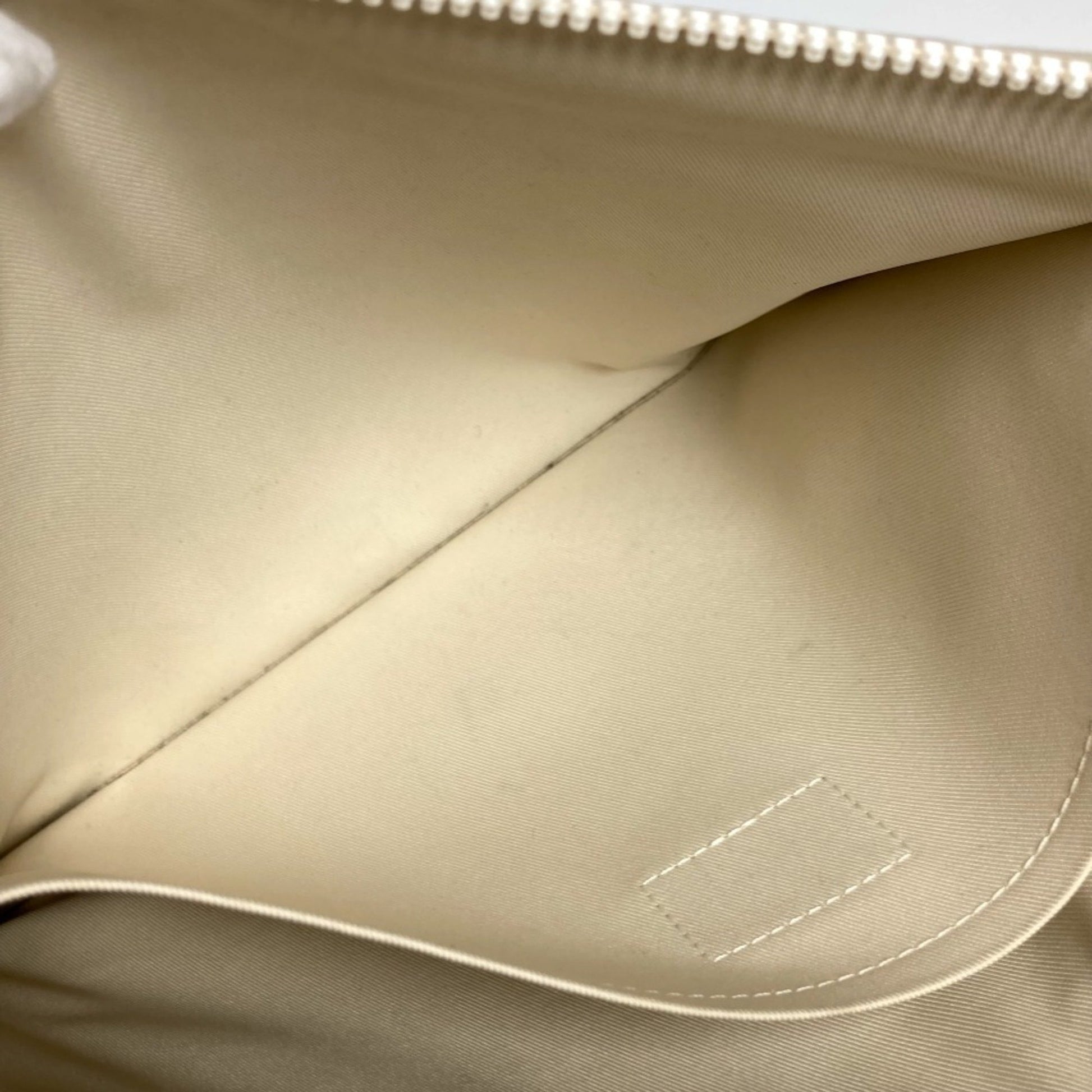 Louis Vuitton Pochette A4, White, Leather, clutch