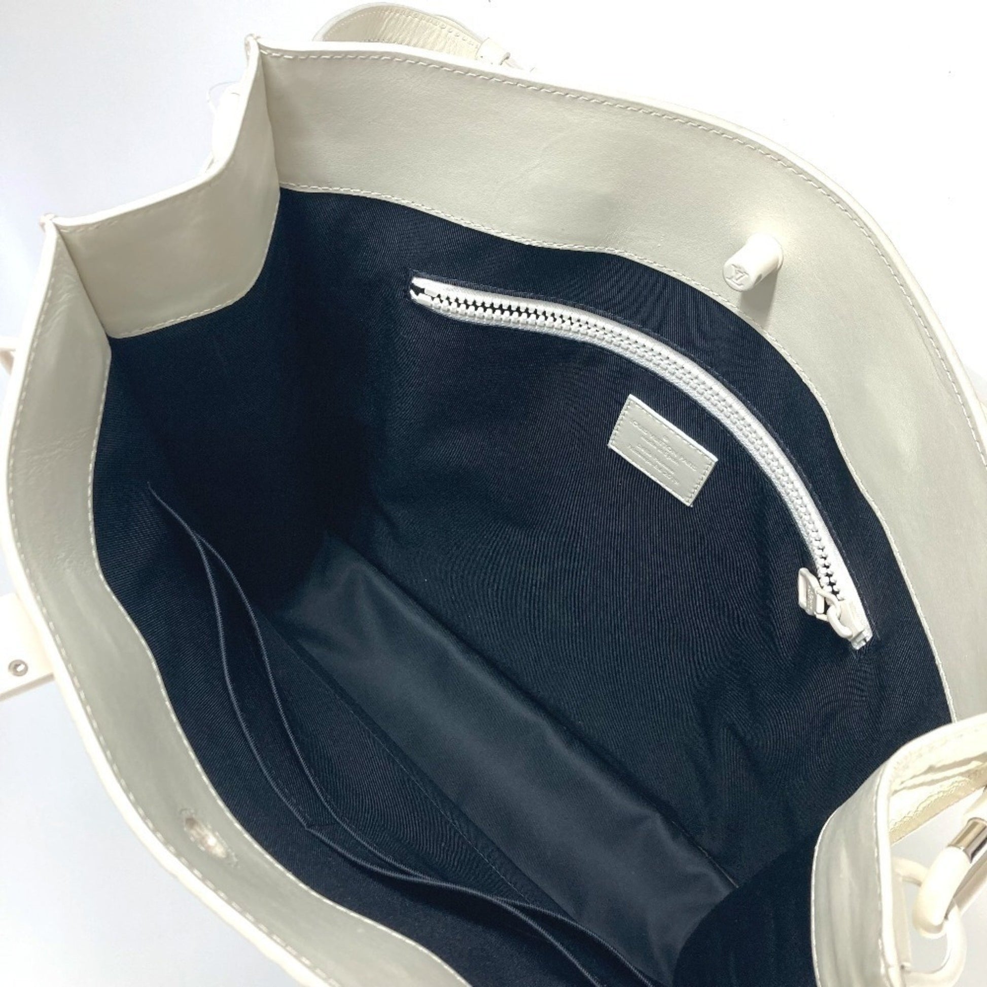 Louis Vuitton Plat, White, Leather, tote
