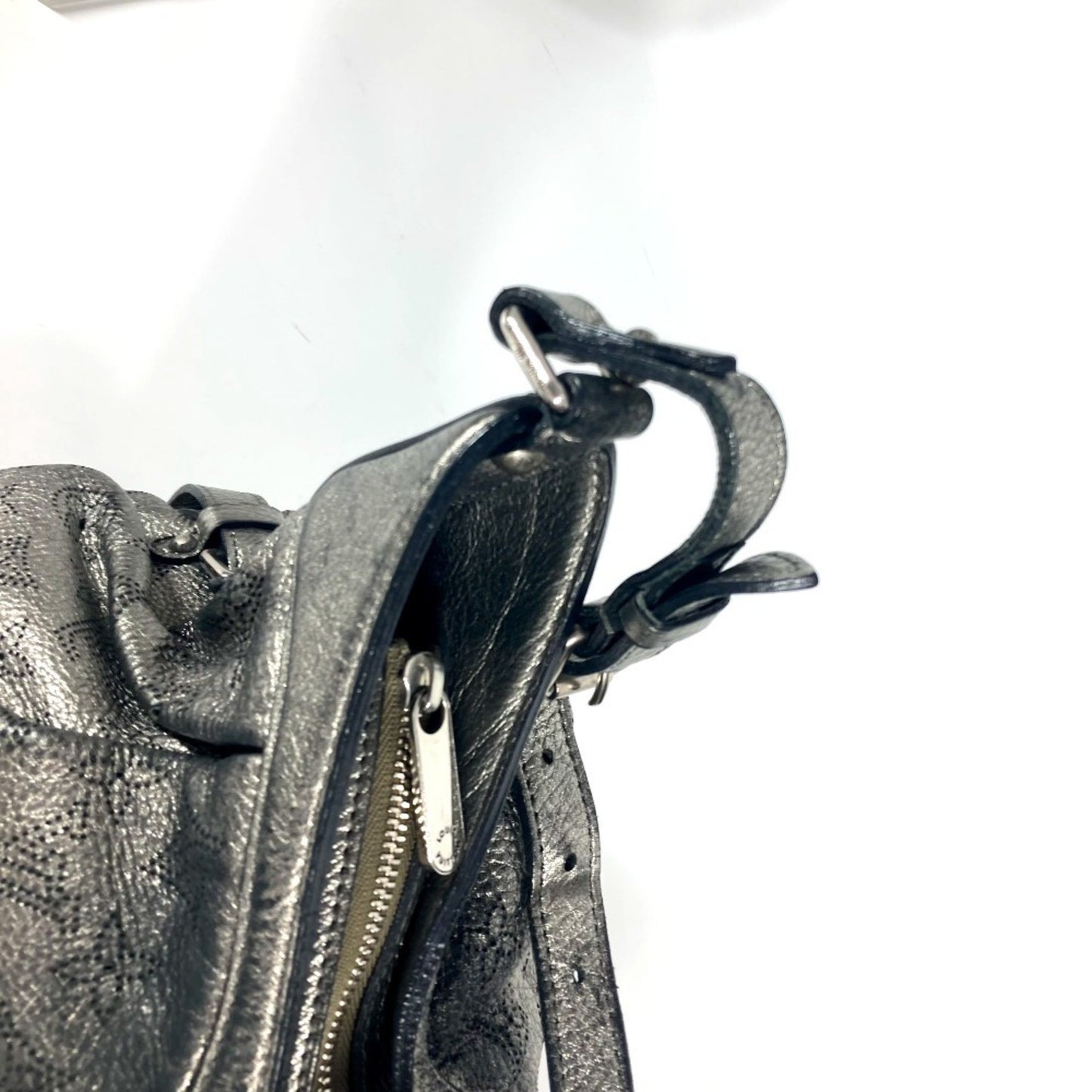 Louis Vuitton Mahina, Silver, Leather, shoulder