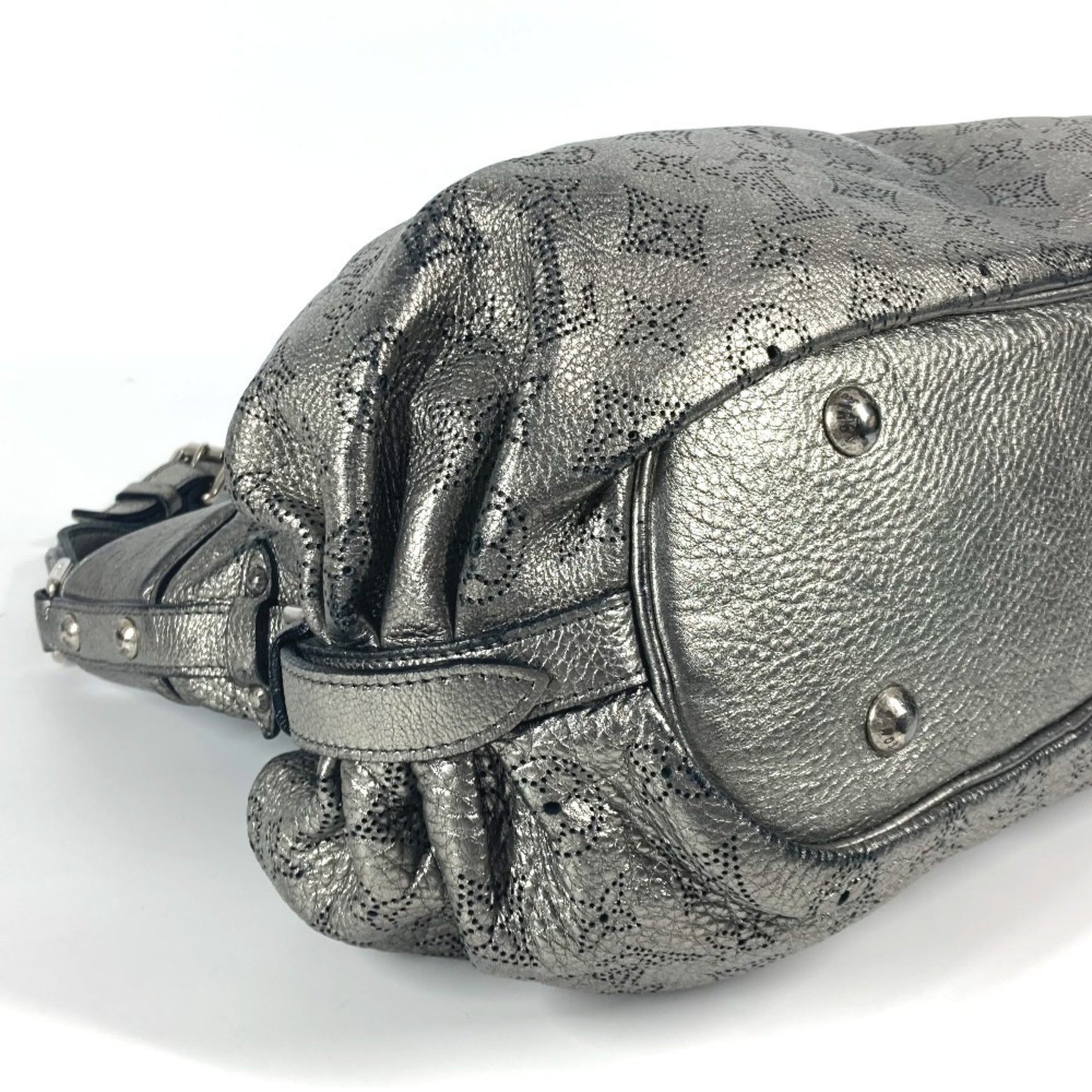 Louis Vuitton Mahina, Silver, Leather, shoulder