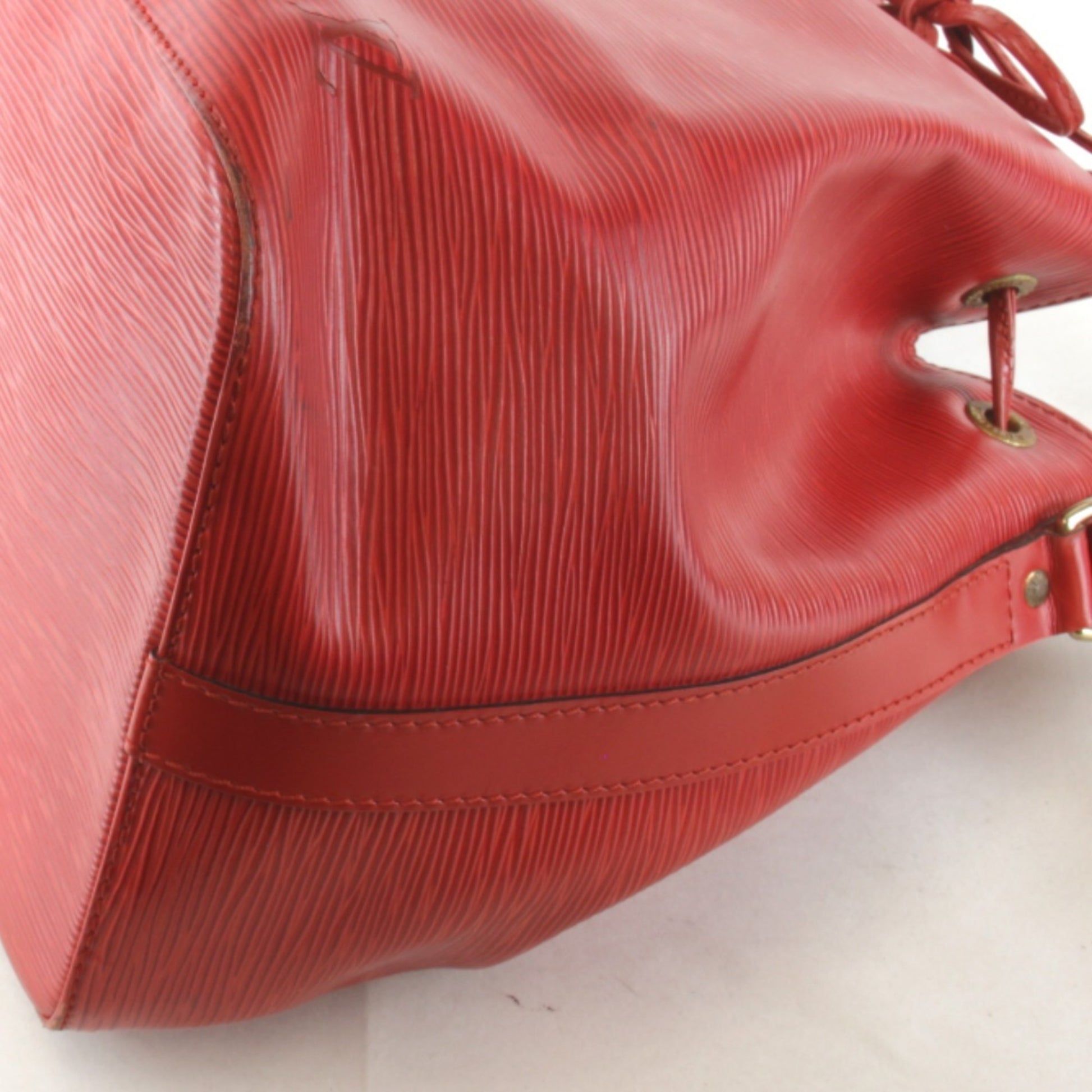 Louis Vuitton Petit Noé, Red, Leather, shoulder