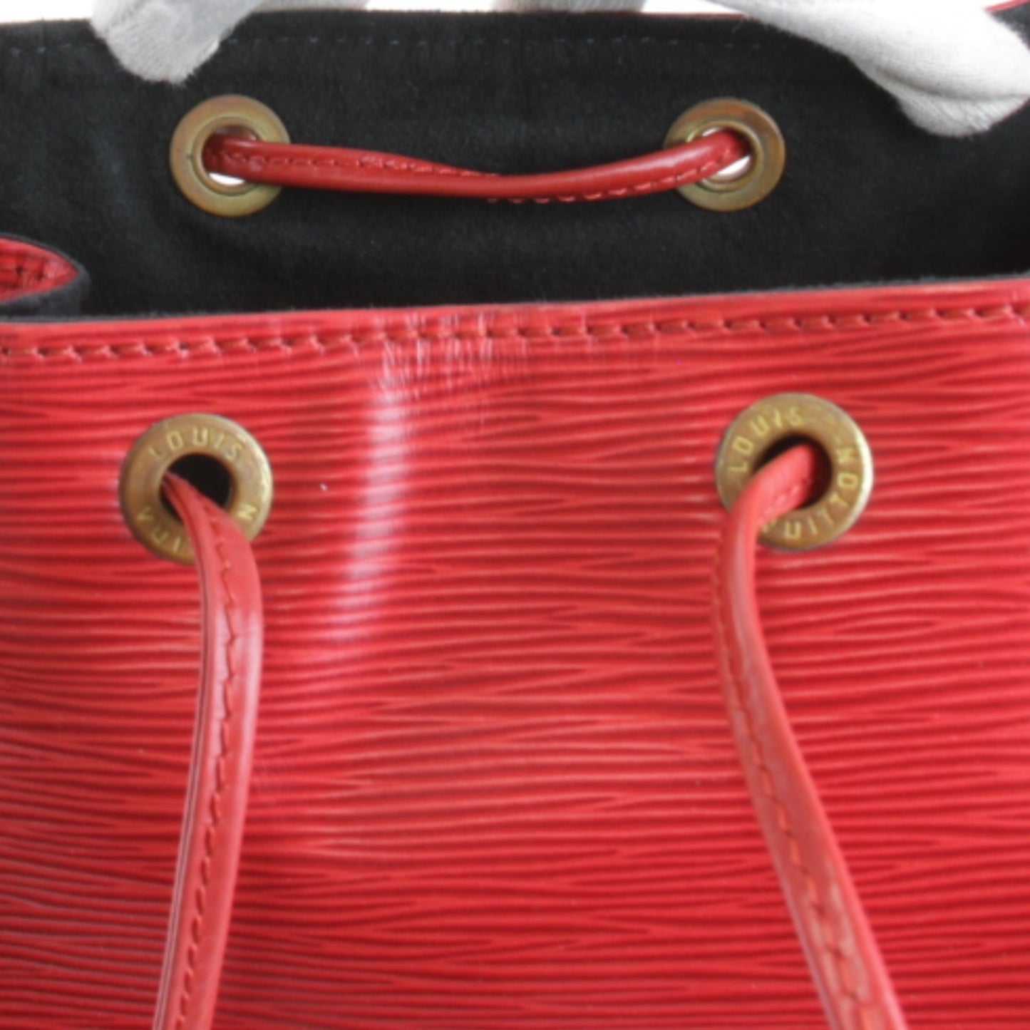 Louis Vuitton Petit Noé, Red, Leather, shoulder