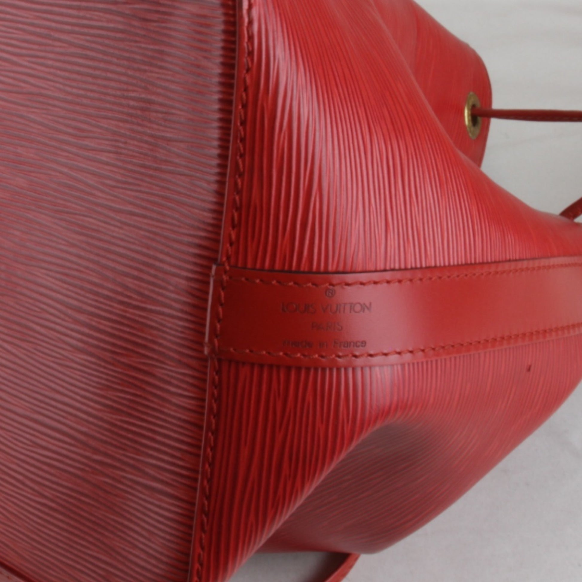 Louis Vuitton Petit Noé, Red, Leather, shoulder