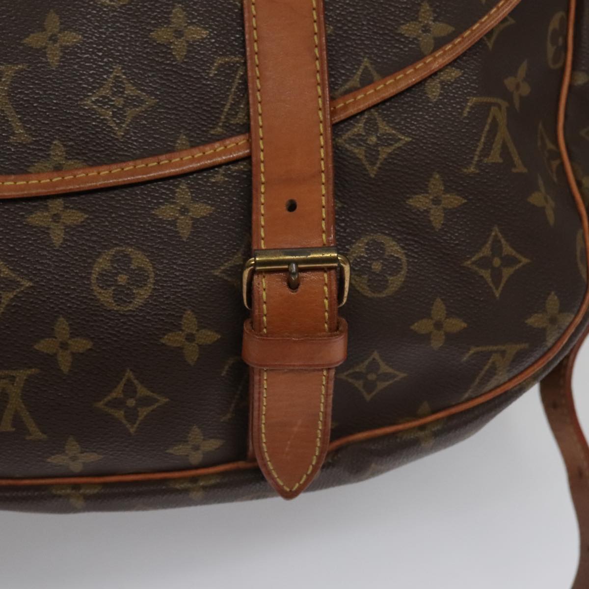 Louis Vuitton Saumur 43, Brown, Canvas, shoulder