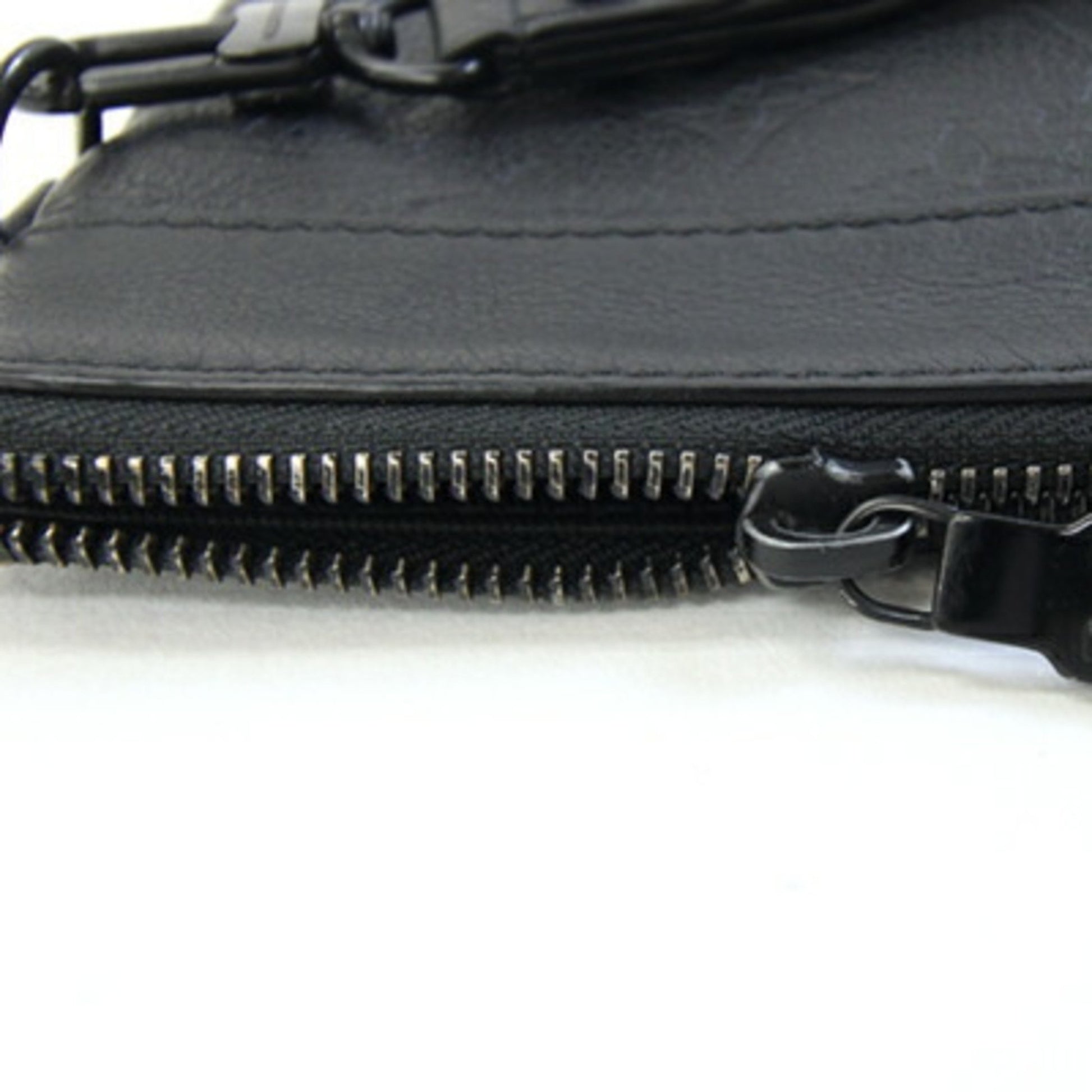 Louis Vuitton Pochette To-Go, Black, Leather, clutch