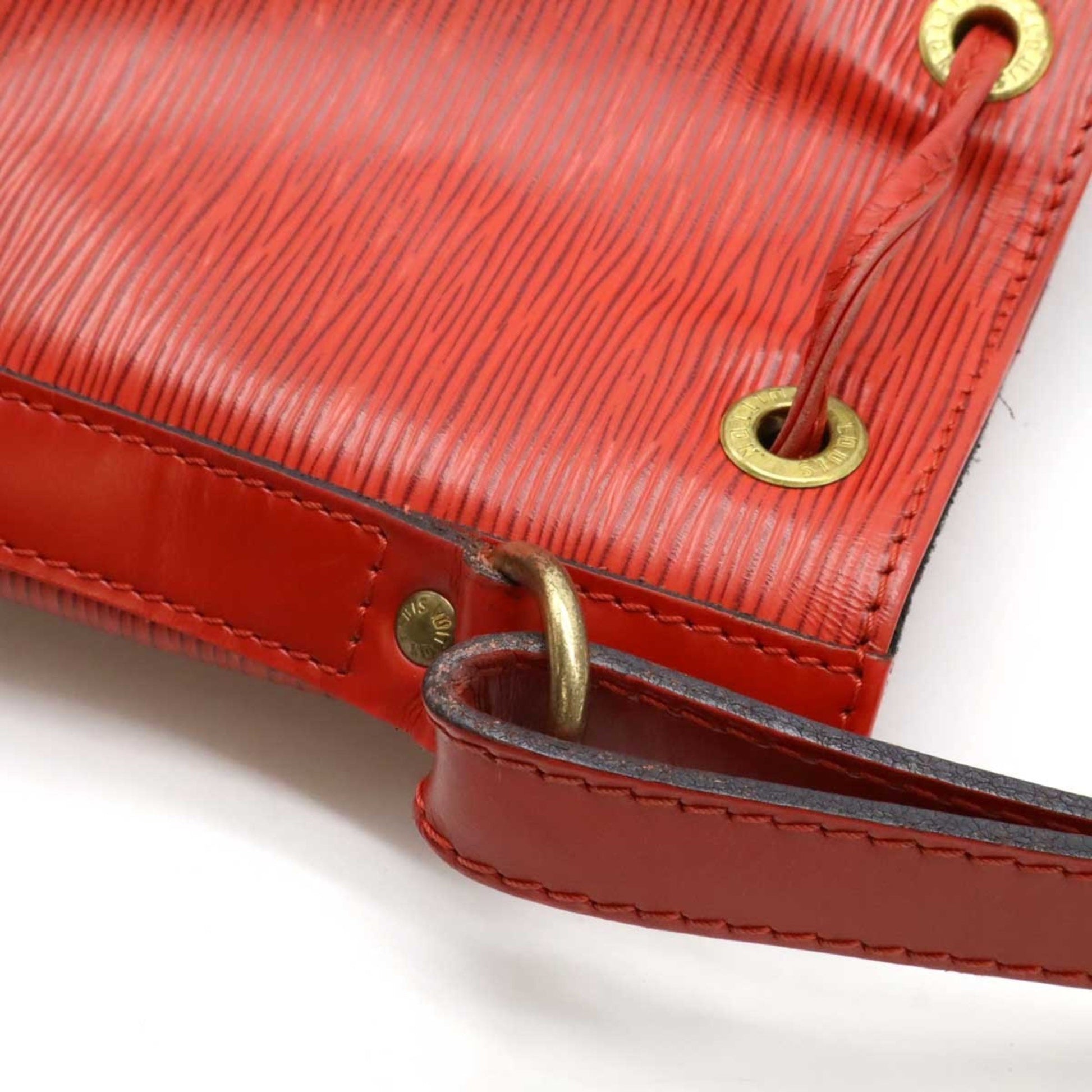 Louis Vuitton Noé, Red, Leather, shoulder
