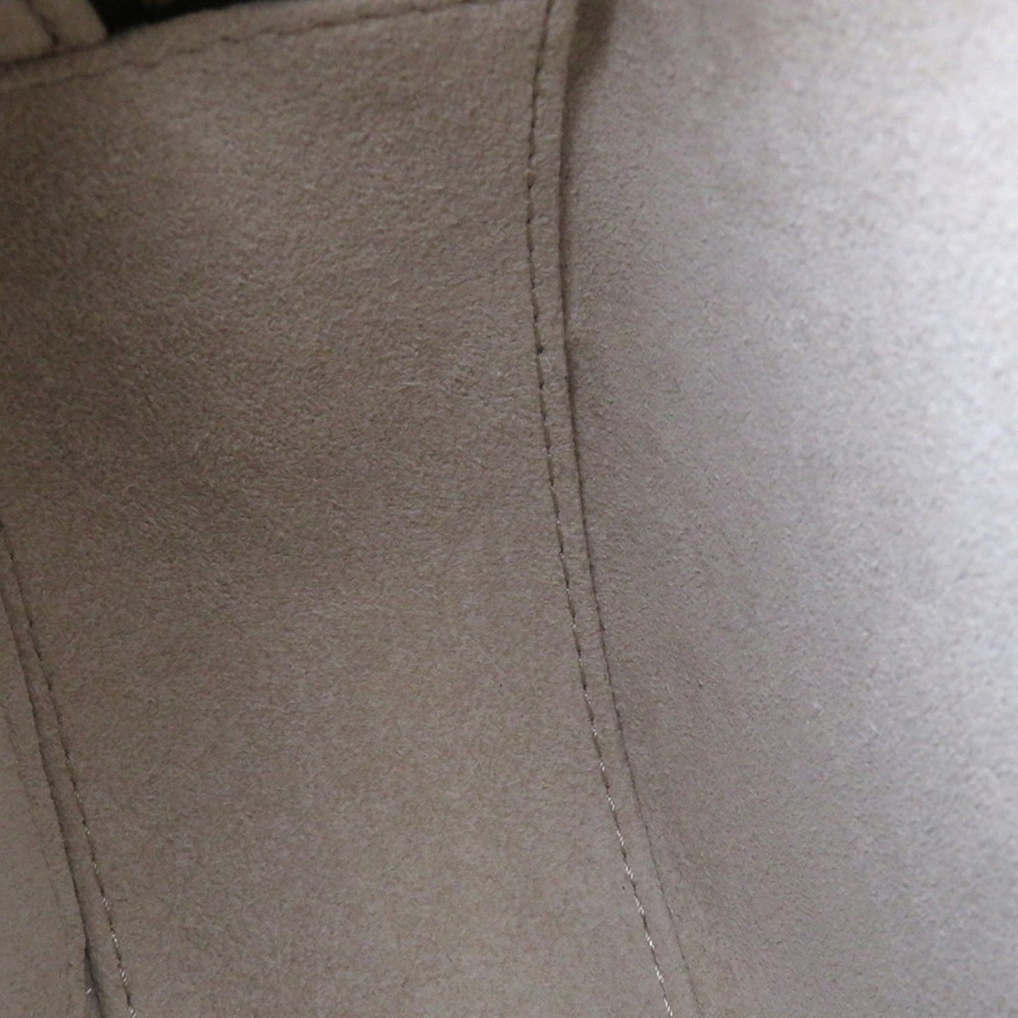 Louis Vuitton Boîte Chapeau Souple, Red, Canvas, shoulder