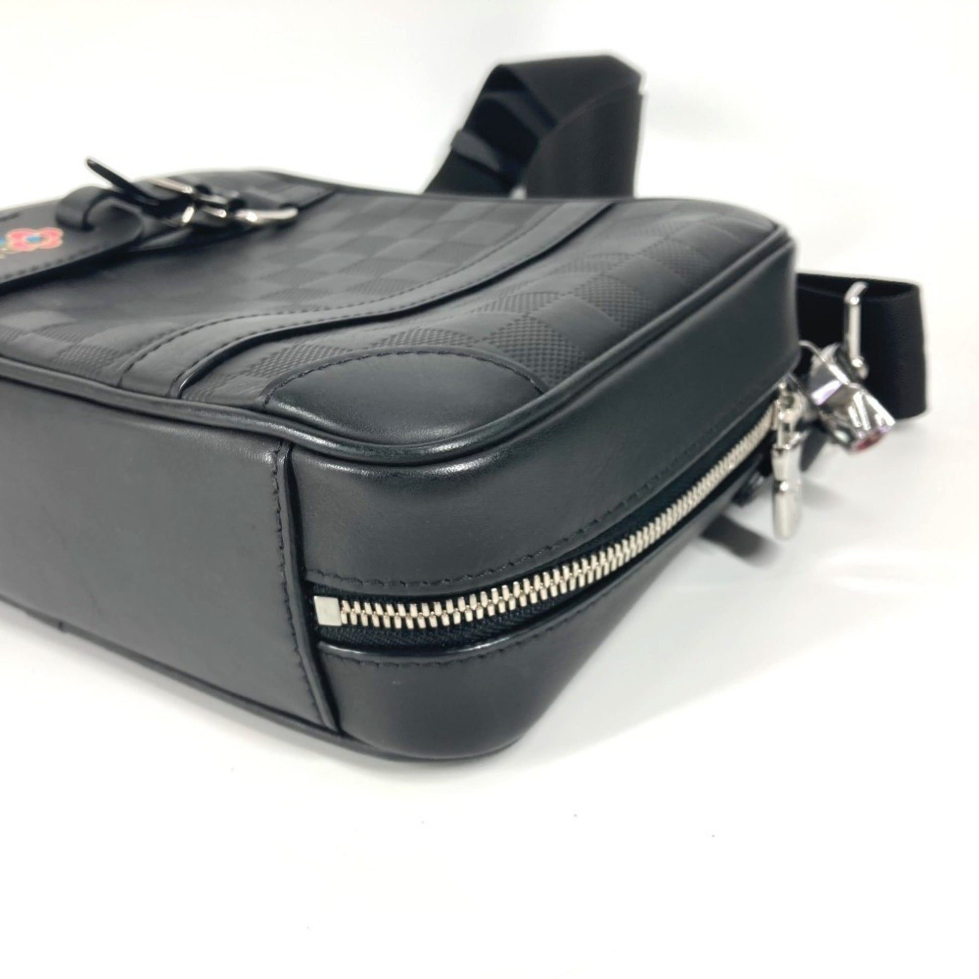 Louis Vuitton Sirius, Black, Leather, shoulder