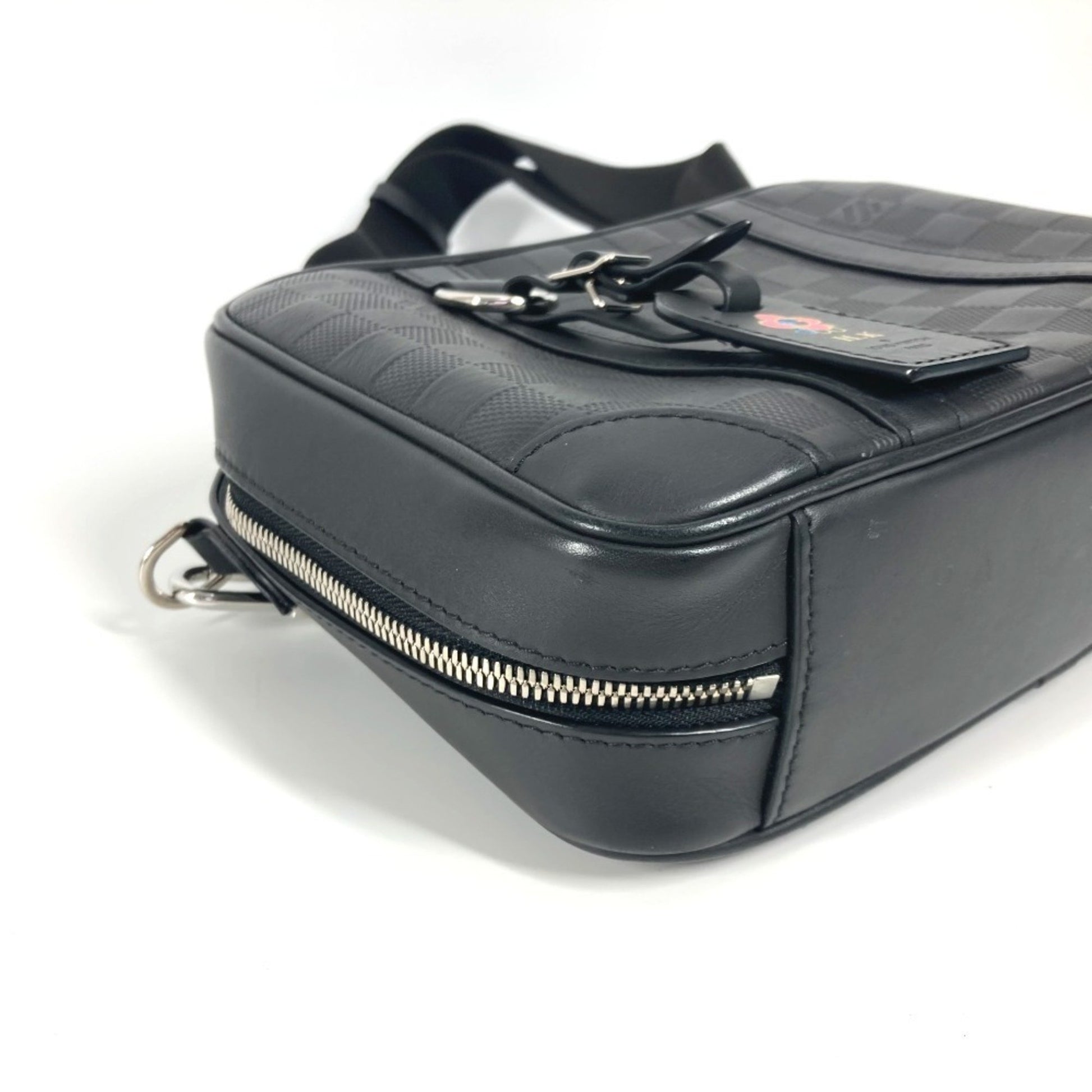 Louis Vuitton Sirius, Black, Leather, shoulder