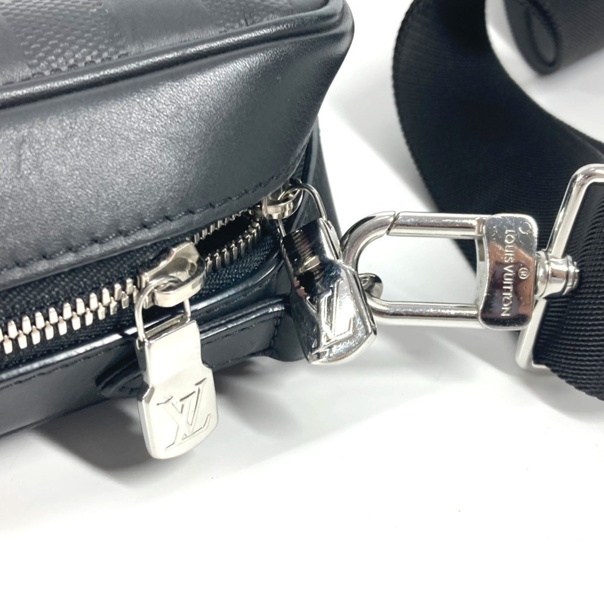 Louis Vuitton Sirius, Black, Leather, shoulder