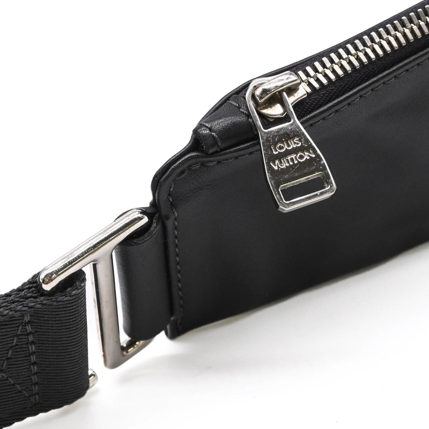 Louis Vuitton V Line Cross, Black, Leather, clutch