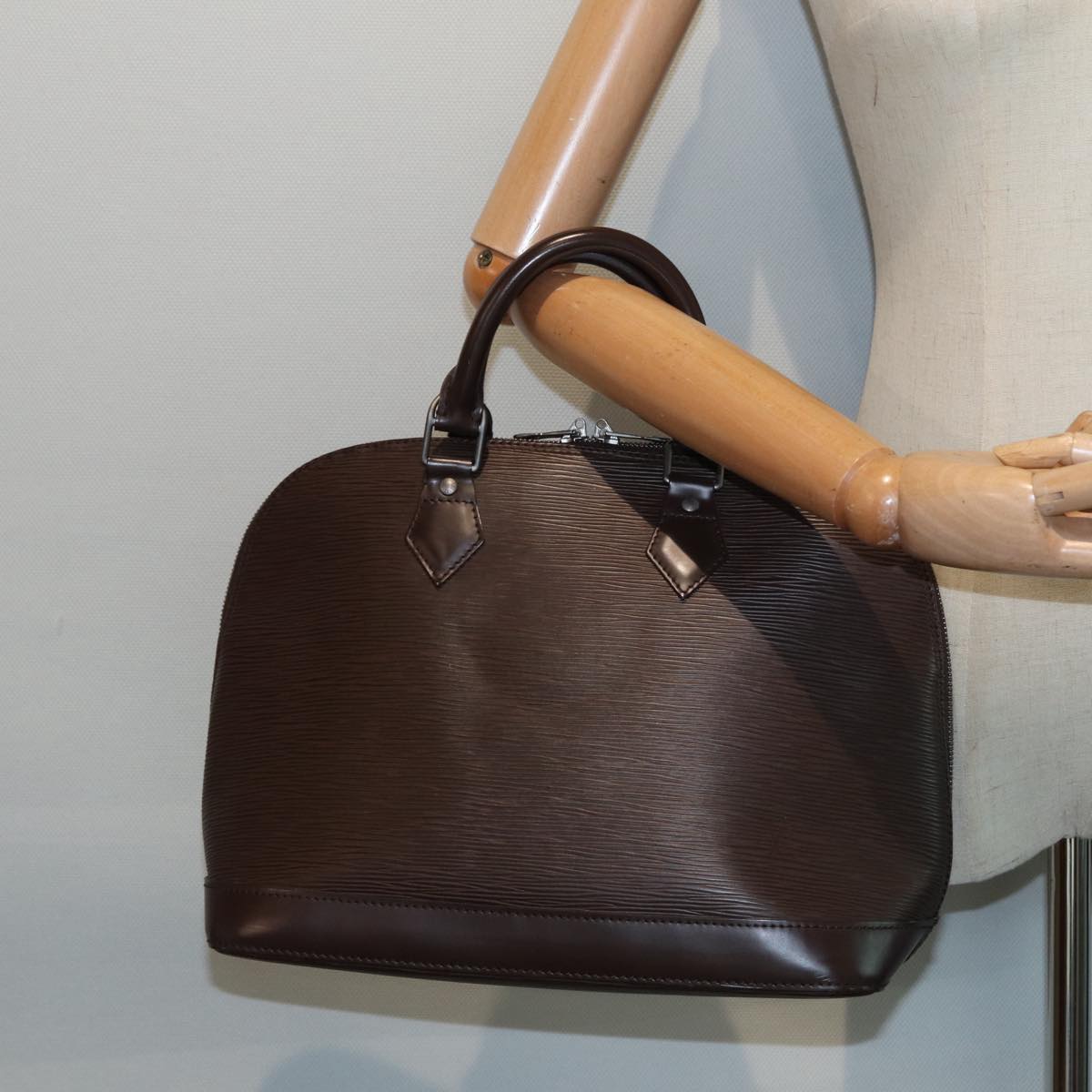 Louis Vuitton Alma, Brown, Leather, handbag