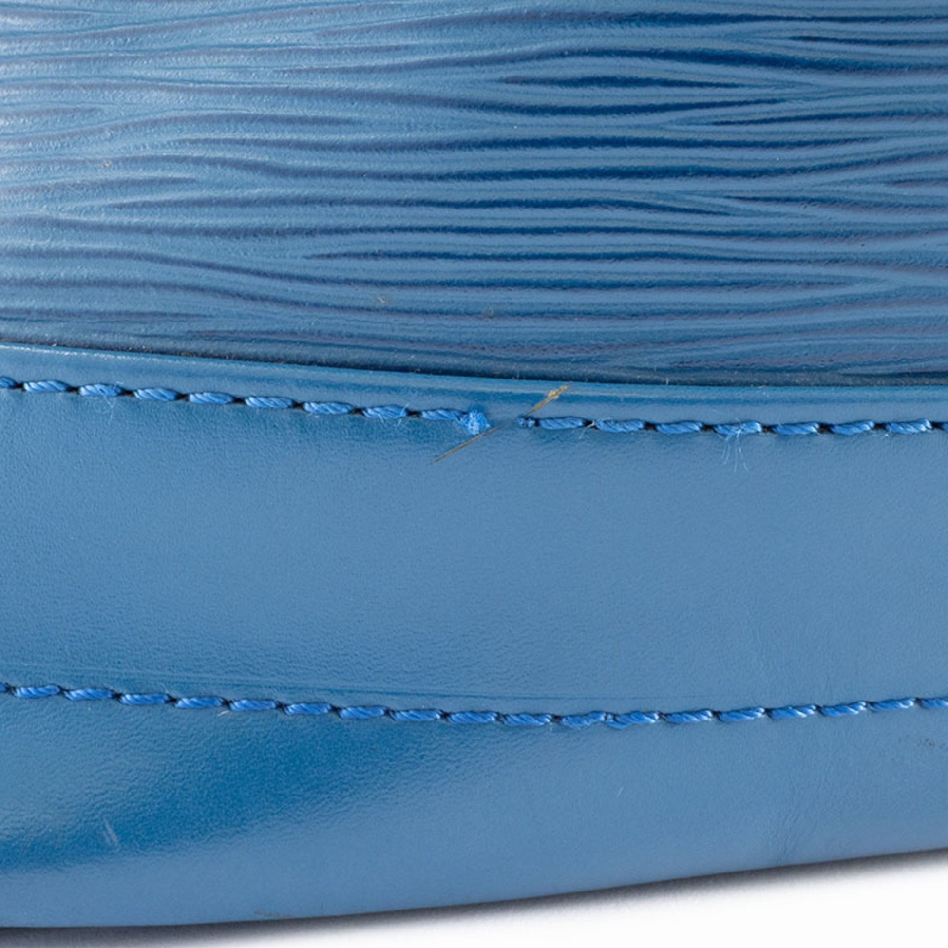 Louis Vuitton Noé, Blue, Leather, shoulder