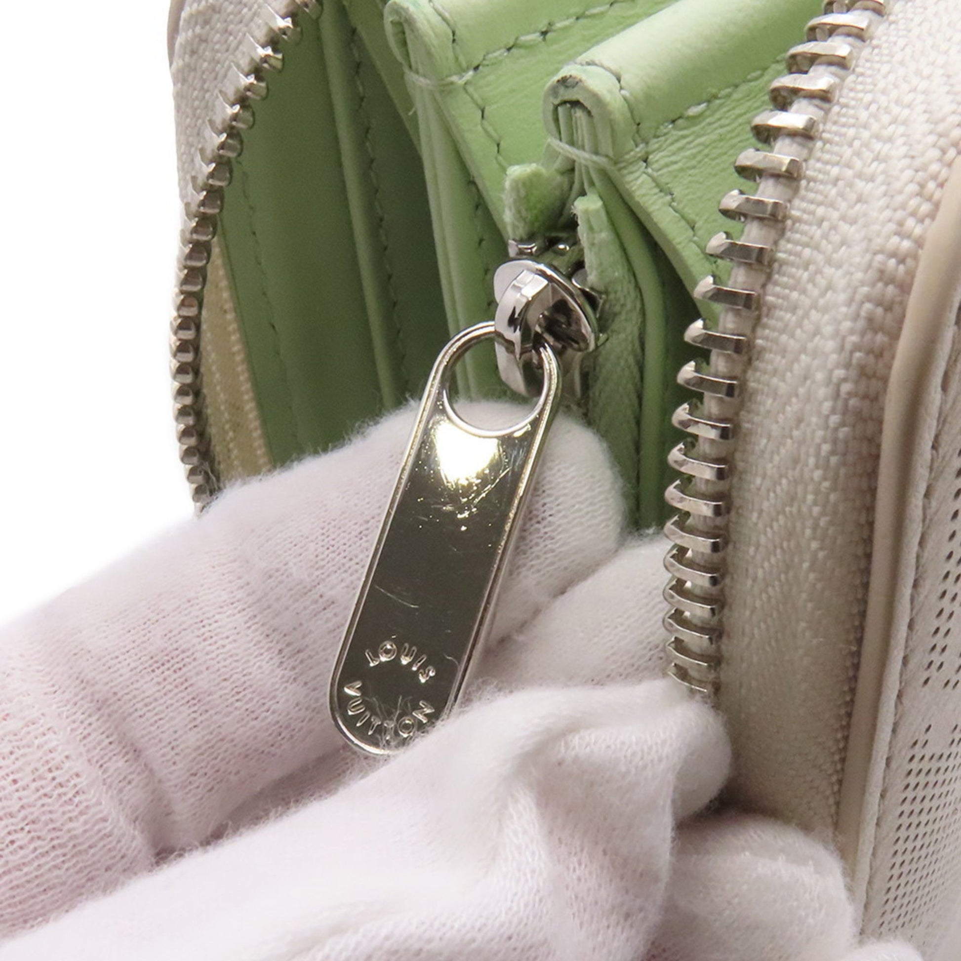 Louis Vuitton Zippy wallet, Beige, Leather, wallet