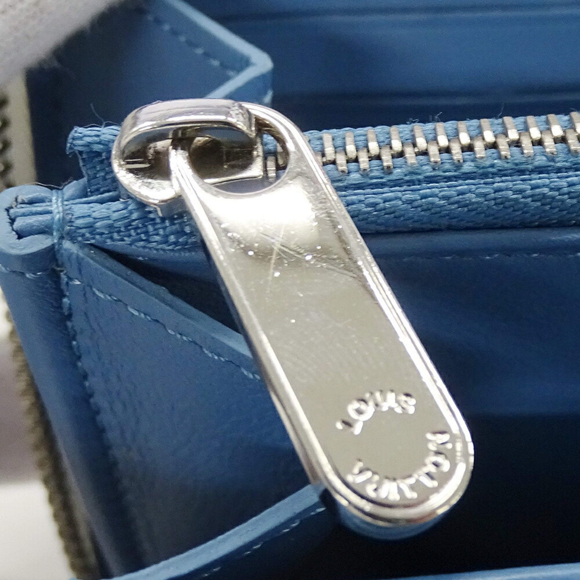 Louis Vuitton Mahina, Blue, Leather, wallet