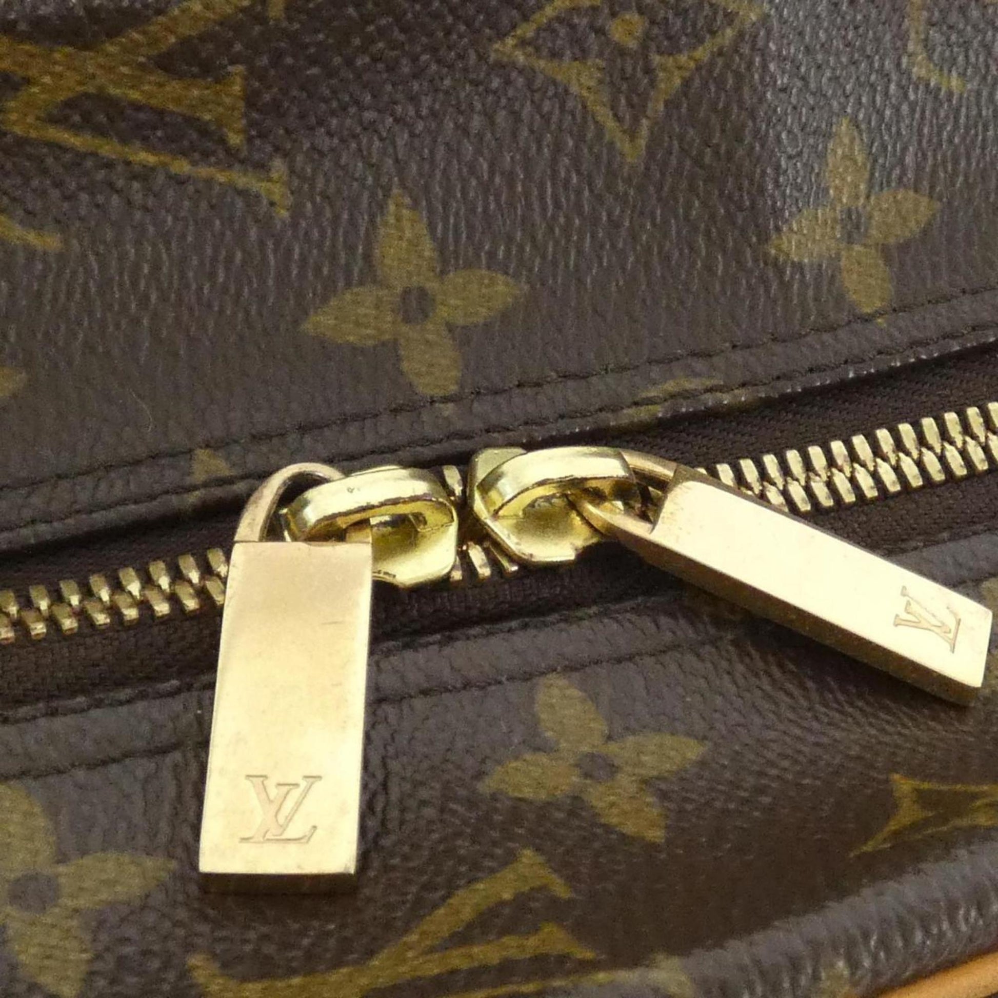 Louis Vuitton Cite, Brown, Canvas, shoulder