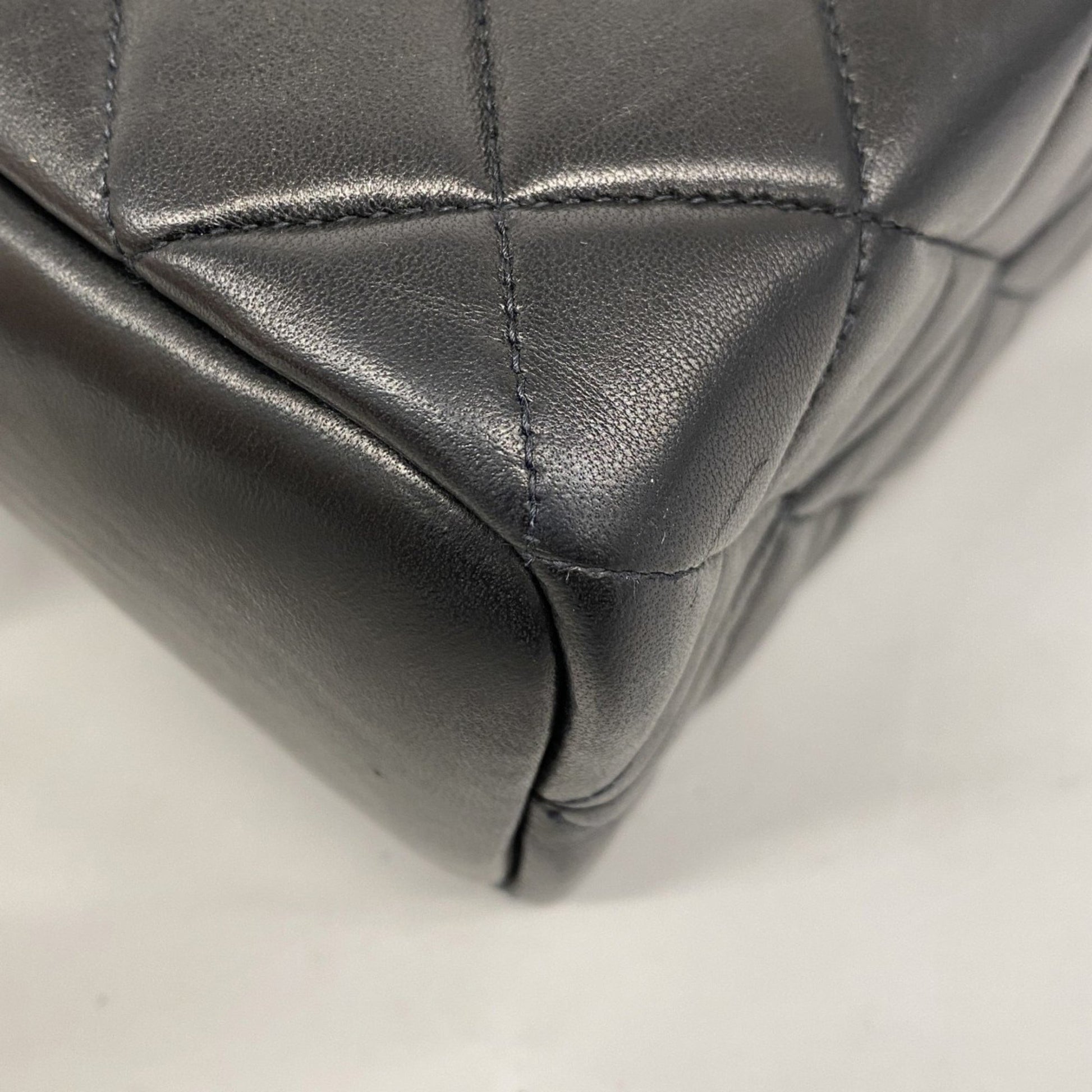 Chanel Matelassé, Black, Leather, shoulder