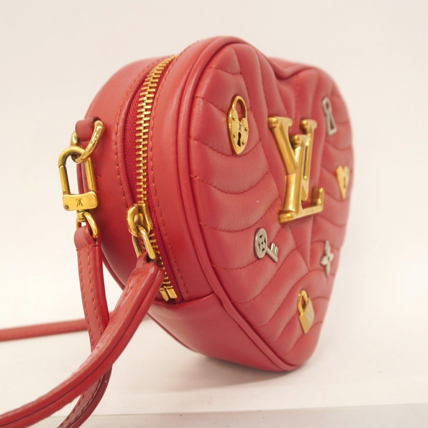 Louis Vuitton New Wave, Red, Leather, shoulder