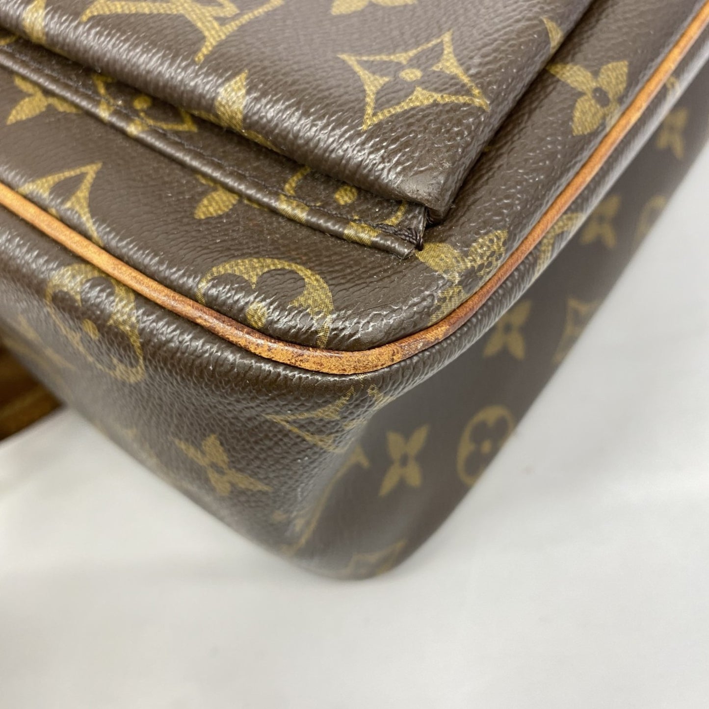 Louis Vuitton Viva Cité, Brown, Canvas, shoulder