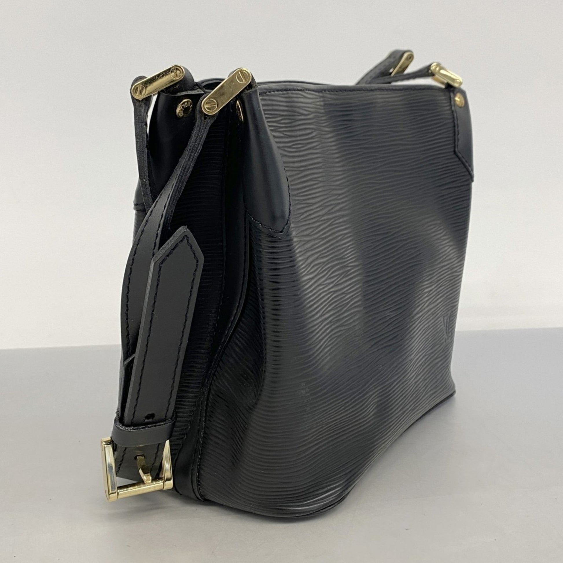 Louis Vuitton Mandara, Black, Leather, shoulder