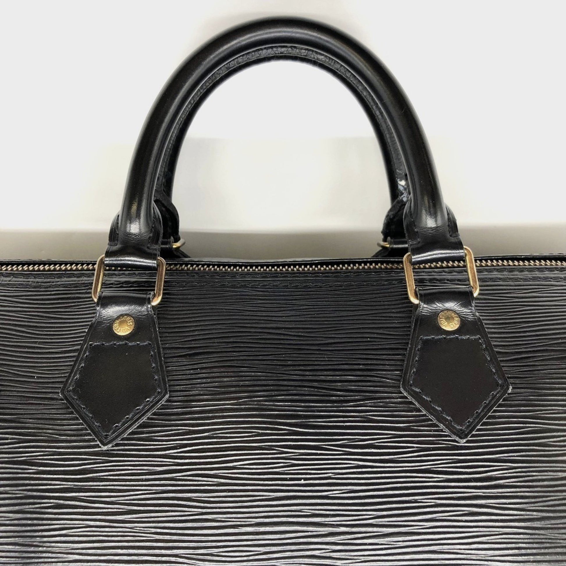 Louis Vuitton Speedy 40, Black, Leather, handbag