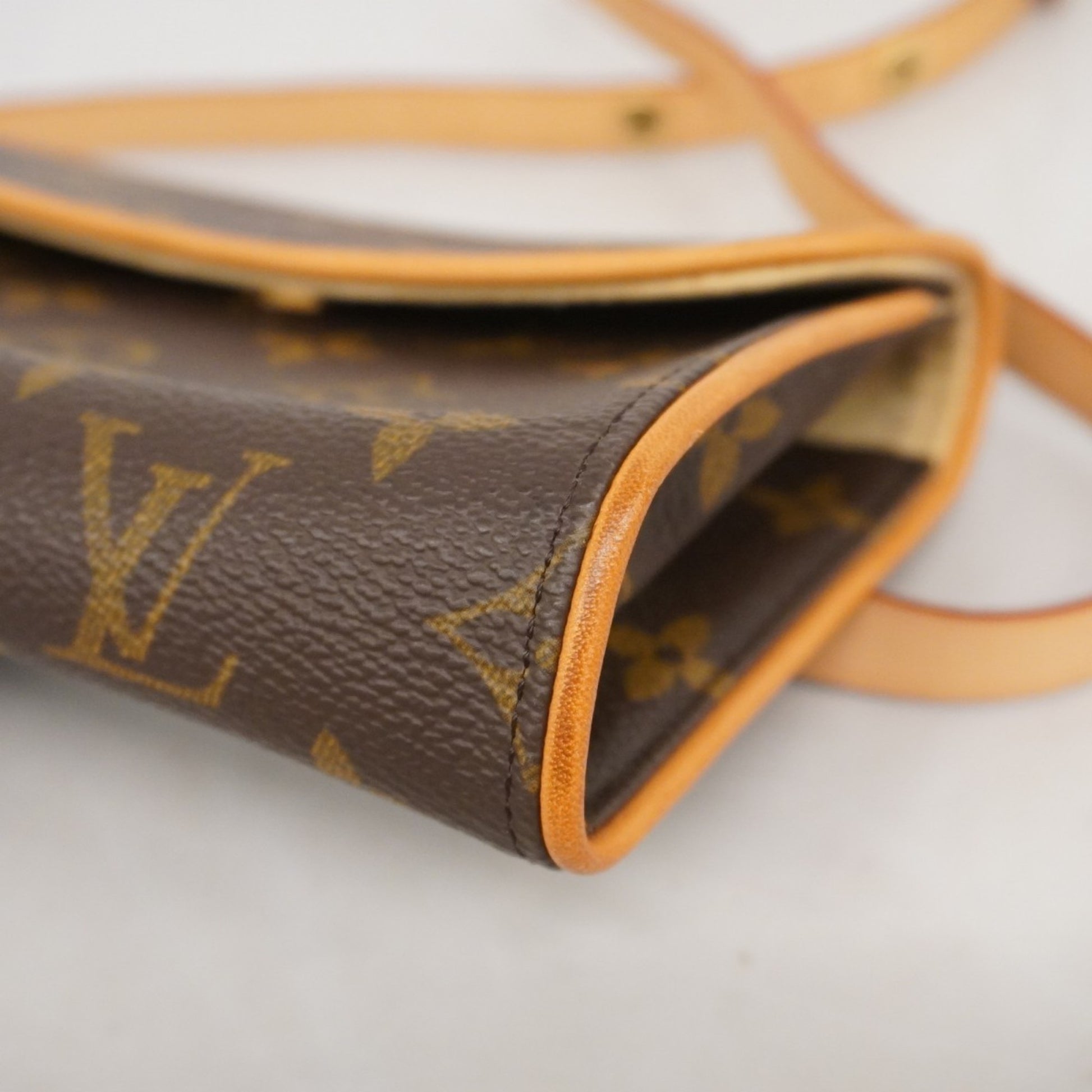 Louis Vuitton Pochette florentine, Brown, Canvas, clutch