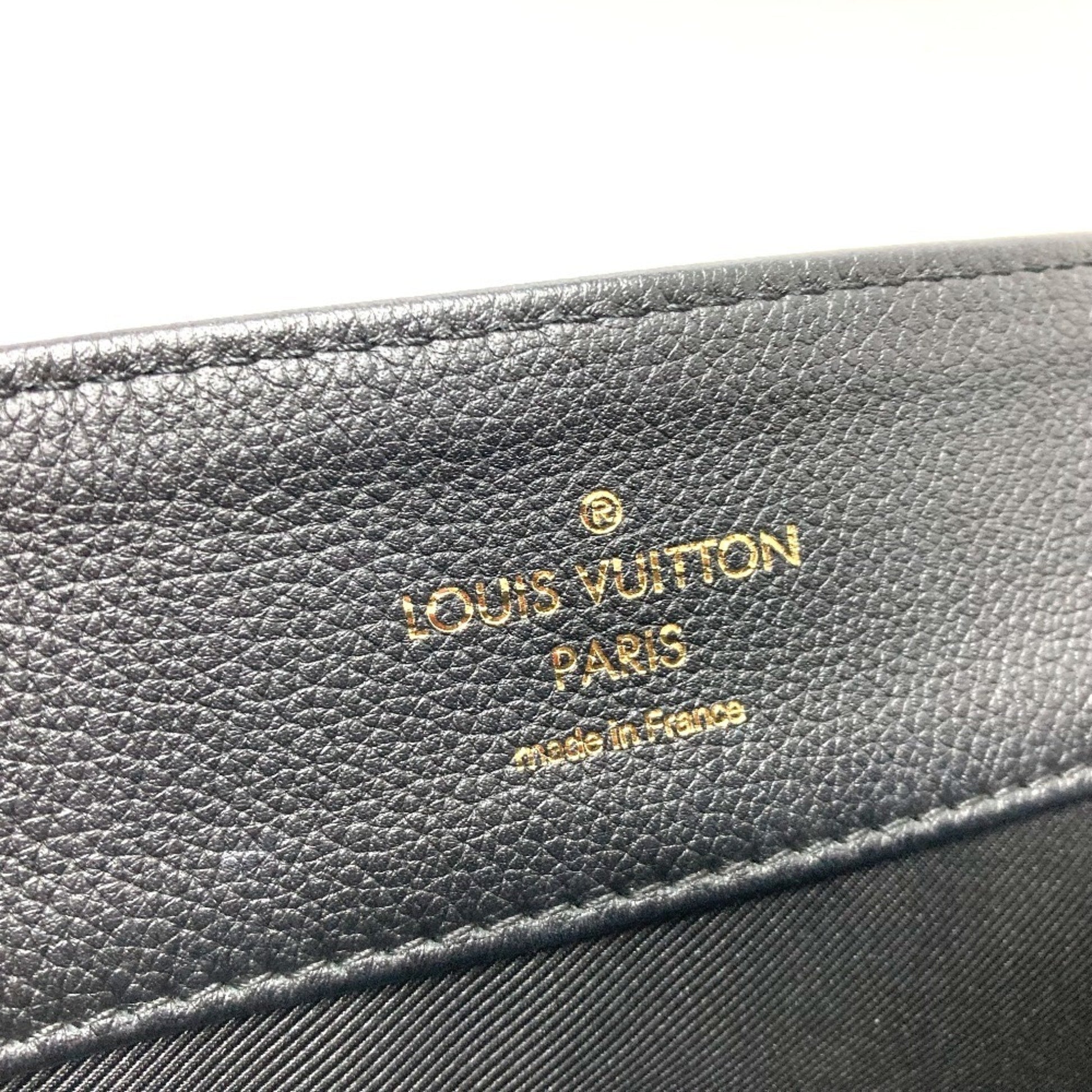 Louis Vuitton Lockme, Black, Leather, shoulder