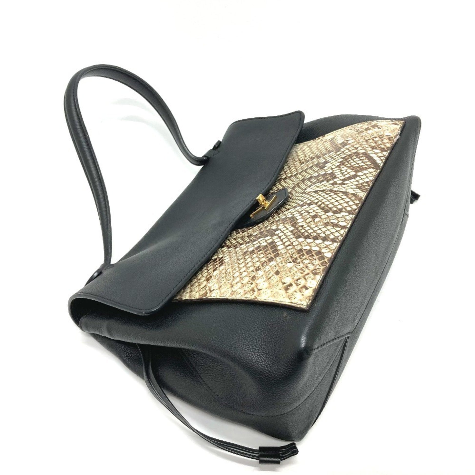 Louis Vuitton Lockme, Black, Leather, shoulder